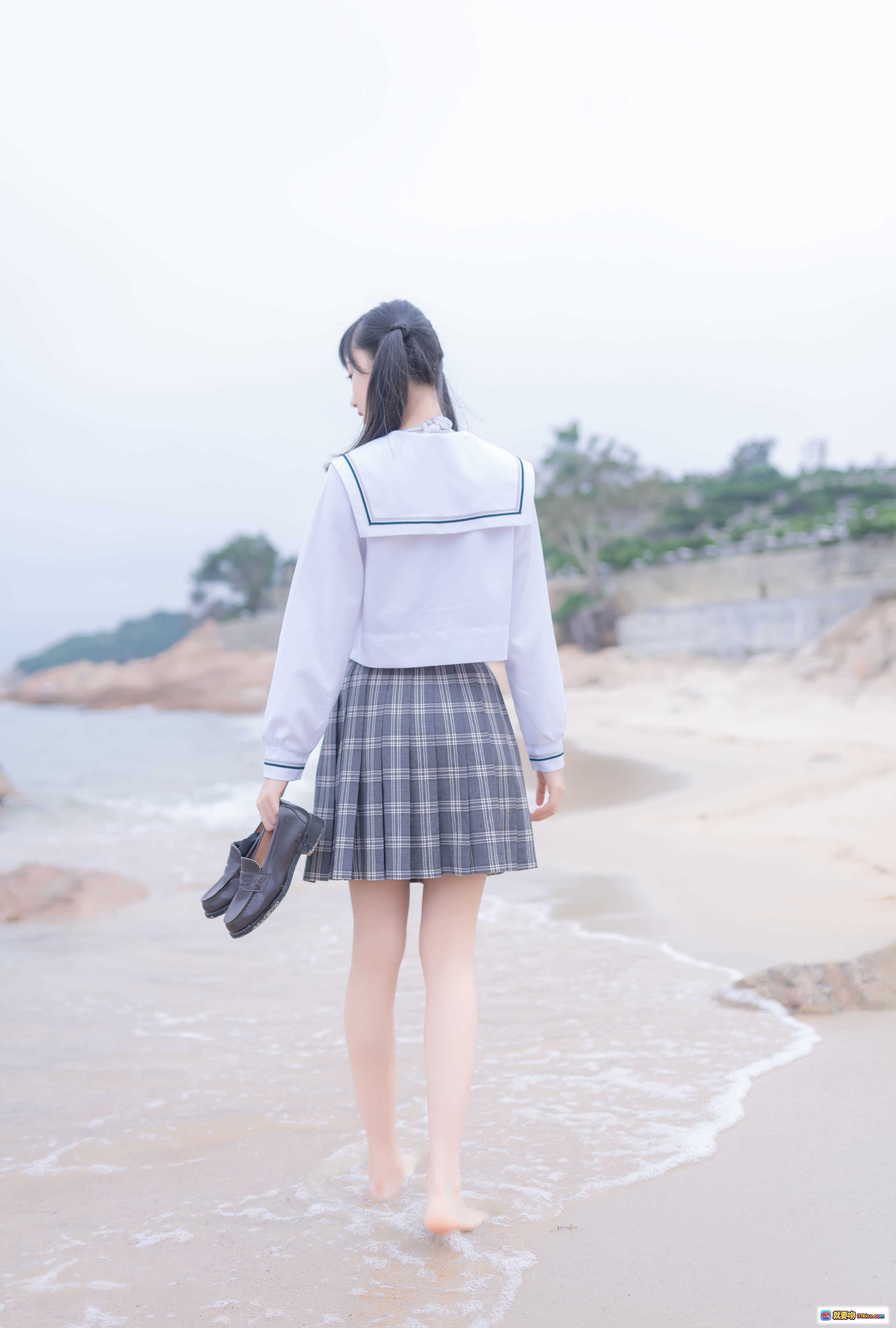 图片[5] - 木绵绵OwO NO.038 海边JK制服写真 黑丝格裙少女岩石海岸自然风清新美拍 - 就要吻