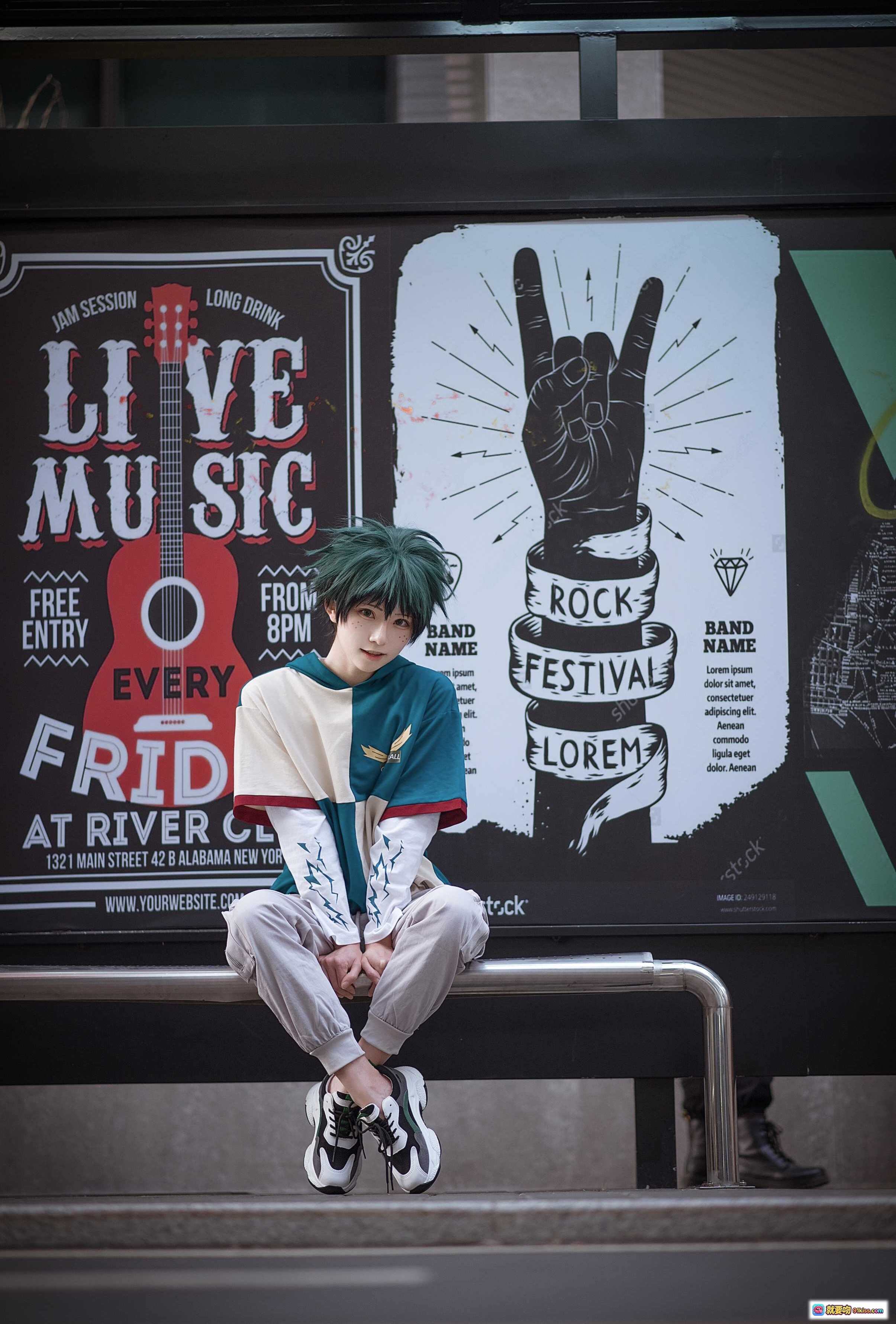 图片[4] - 绿谷出久cosplay | Kitaro_绮太郎NO.066 | 绿发少年街头造型 | 贴纸墙背景 | 休闲运动风穿搭 | 24P高清图集 - 就要吻