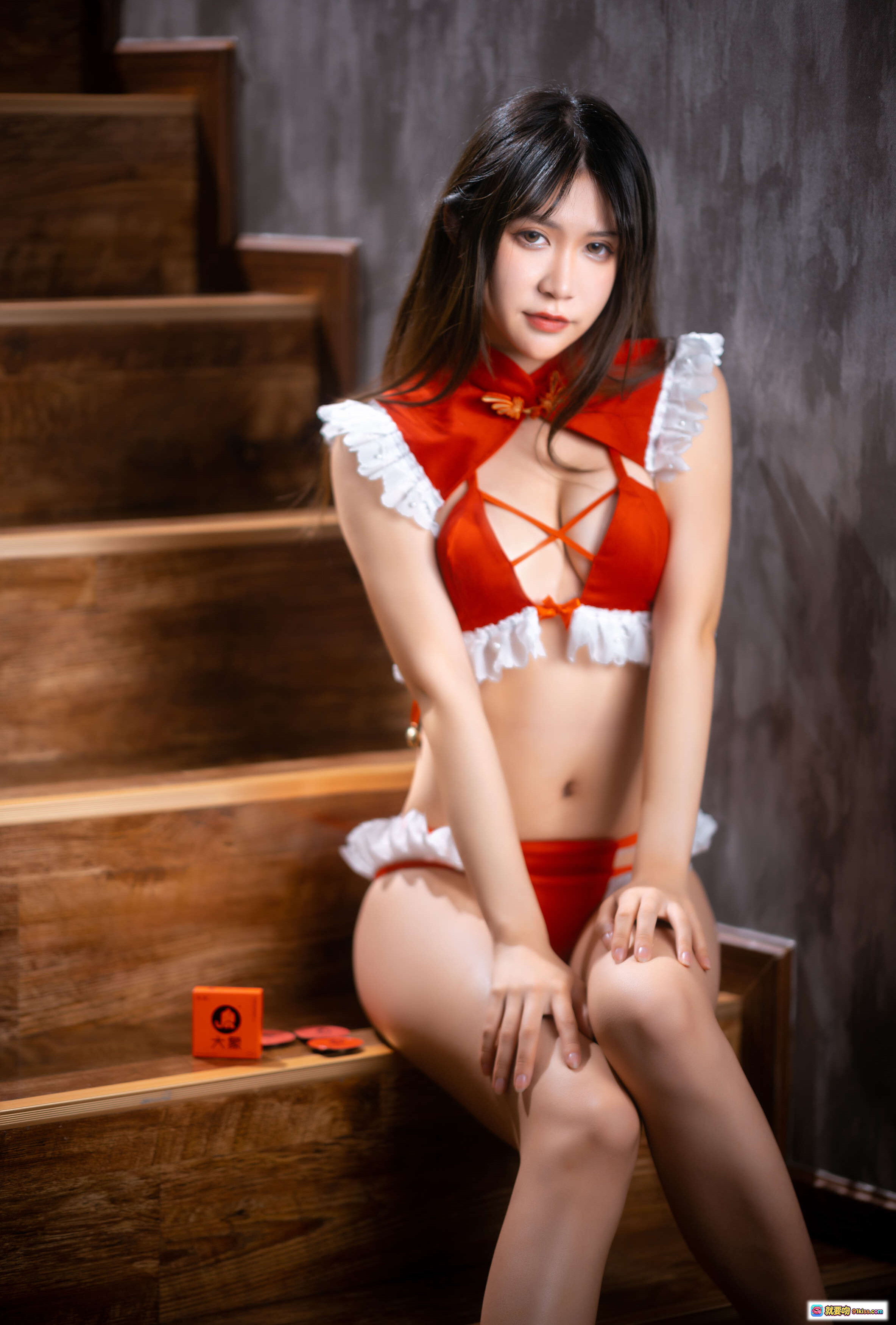 图片[2] - 阮邑_Fairy NO.009 大象 红色女仆装写真 30P高清美腿诱惑居家私房摄影 - 就要吻