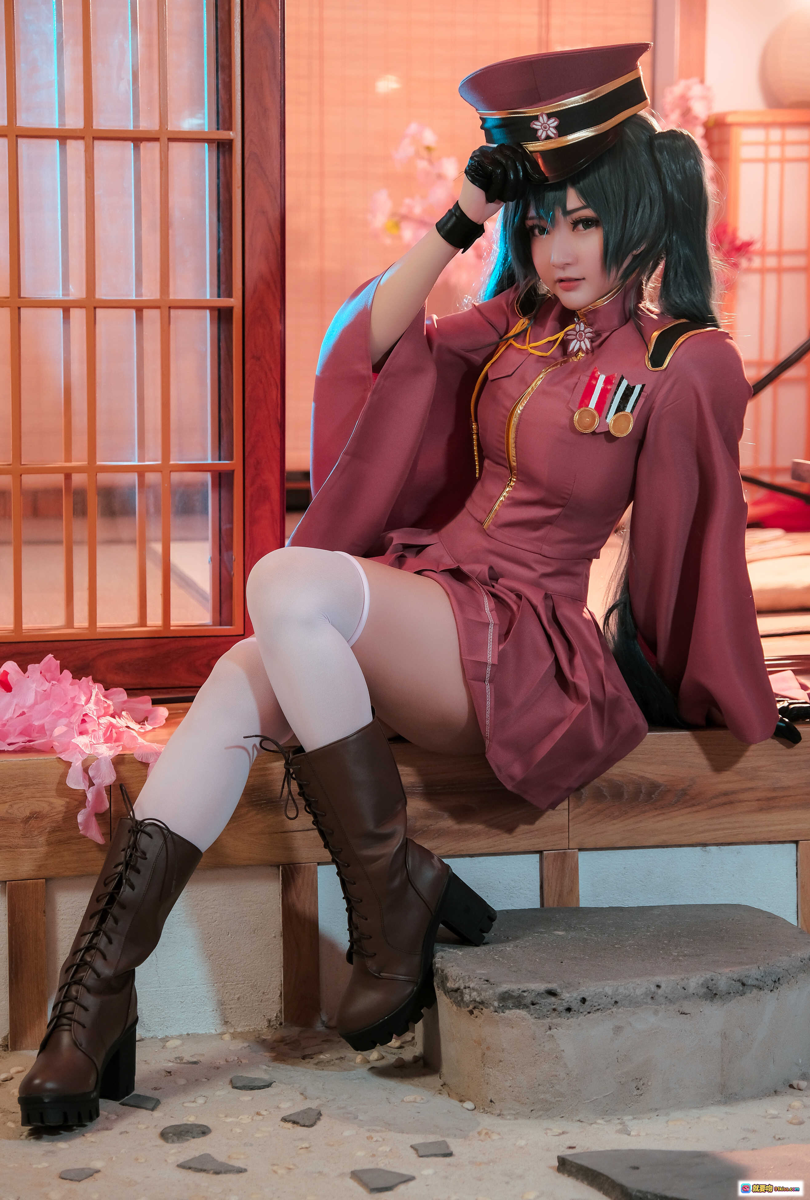 图片[10] - Miku Senbonzakura Cosplay 粉色和风服饰 黑长直双马尾 日式屏风背景 红灯笼装饰 精致妆容 手套造型 摄影写真集 - 就要吻