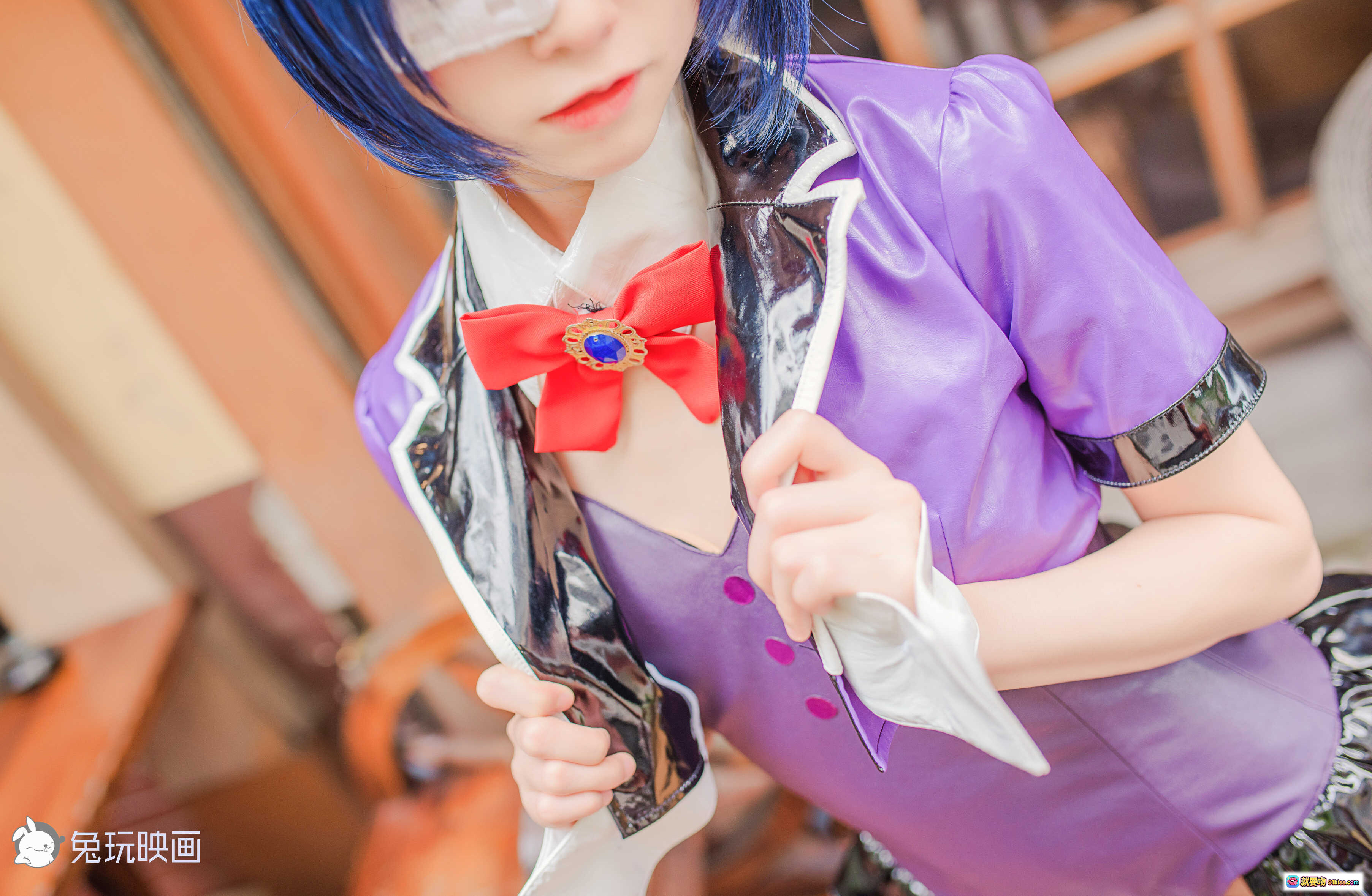 图片[8] - 小鸟游六花兔女郎Cosplay写真 | Kitaro绮太郎NO.041紫色制服黑丝美腿48P高清图集 - 就要吻