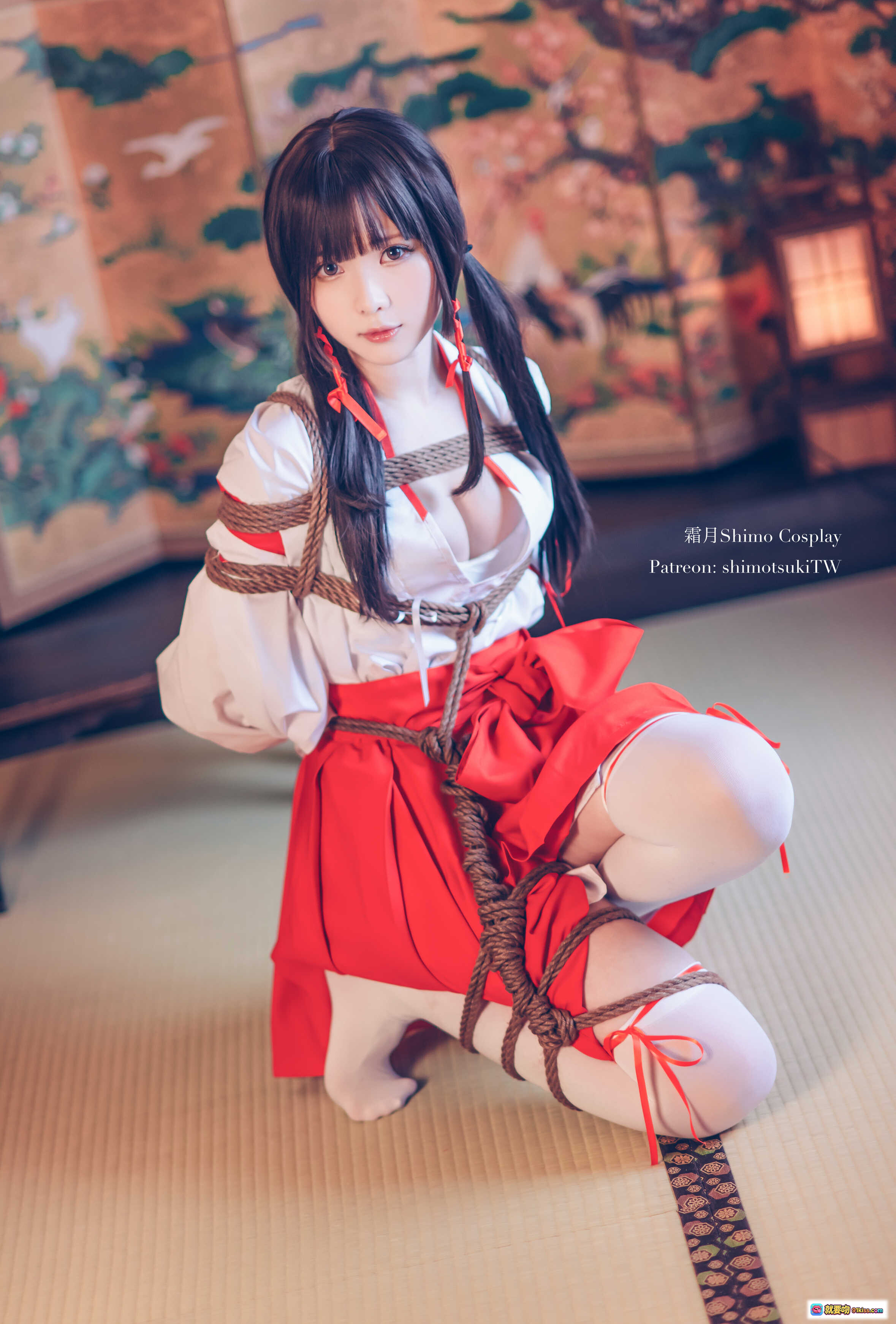 图片[6] - 霜月Shimo巫女Cosplay捆绑艺术写真 | 日式绳艺束缚 | 红白和风服饰 | 24P高清图集 - 就要吻