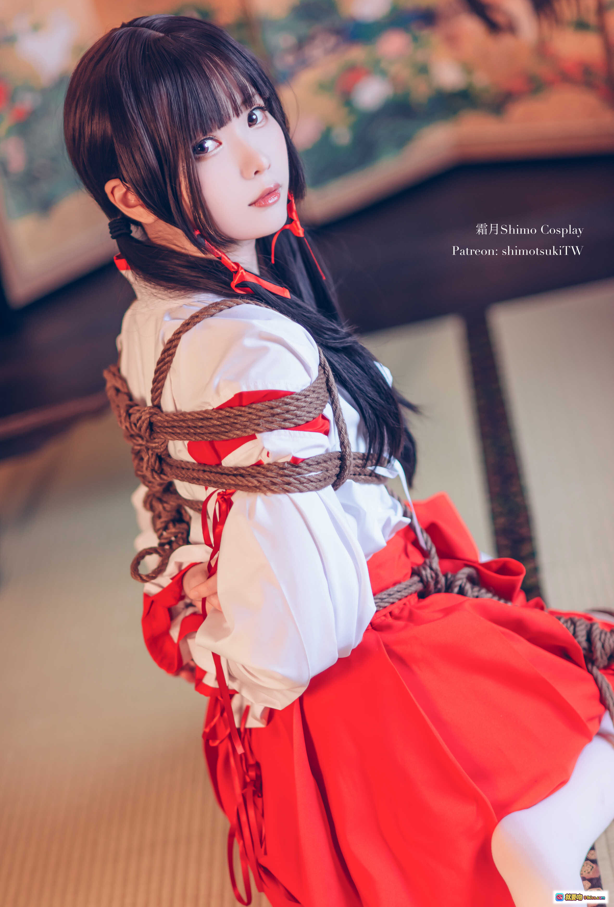 图片[7] - 霜月Shimo巫女Cosplay捆绑艺术写真 | 日式绳艺束缚 | 红白和风服饰 | 24P高清图集 - 就要吻
