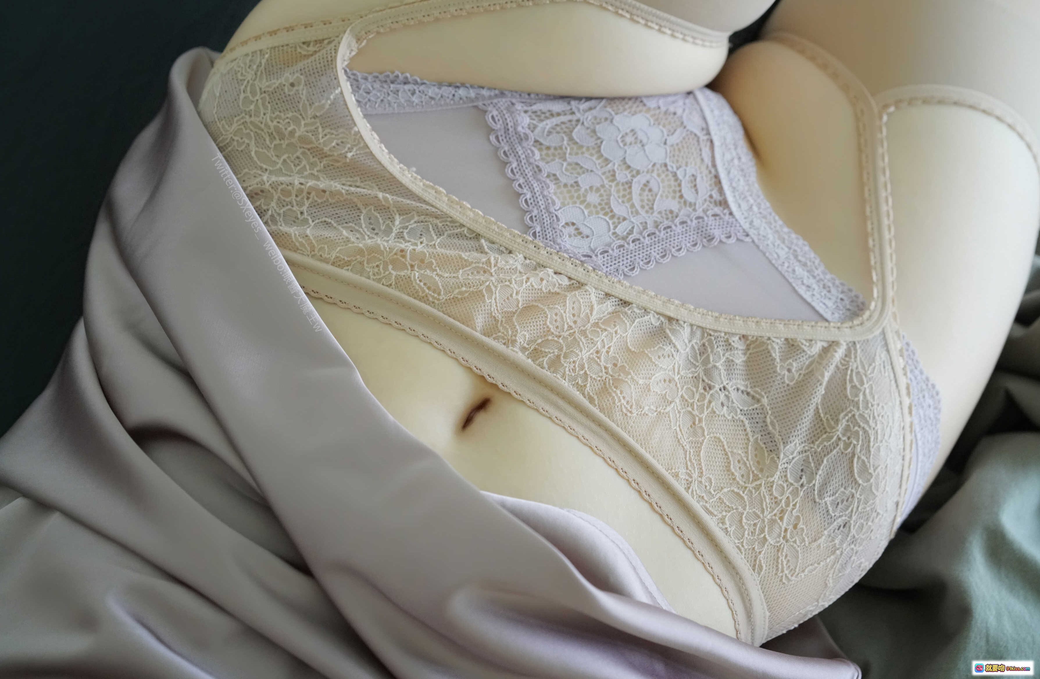 图片[5] - 眼酱大魔王w NO.053 肉丝美腿特写 丝袜蕾丝细节 37P高清写真集 - 就要吻