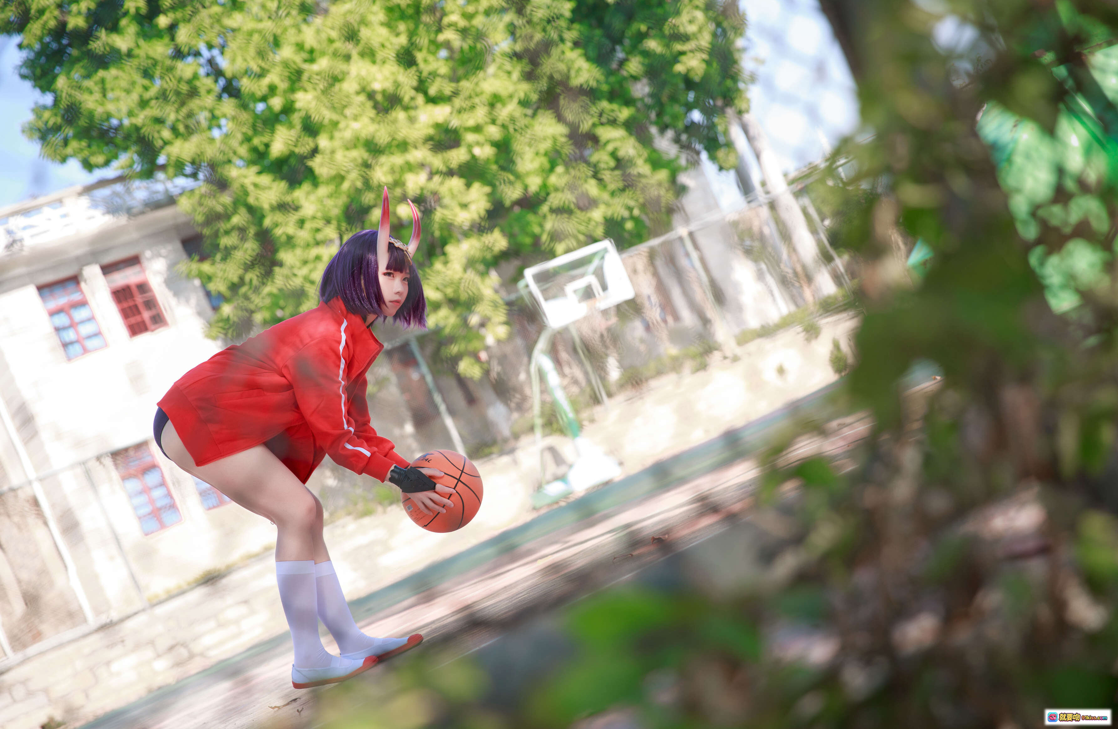 图片[2] - 酒吞童子cosplay体操服篮球场写真 紫发红角运动风少女户外拍摄 18P高清图集 - 就要吻