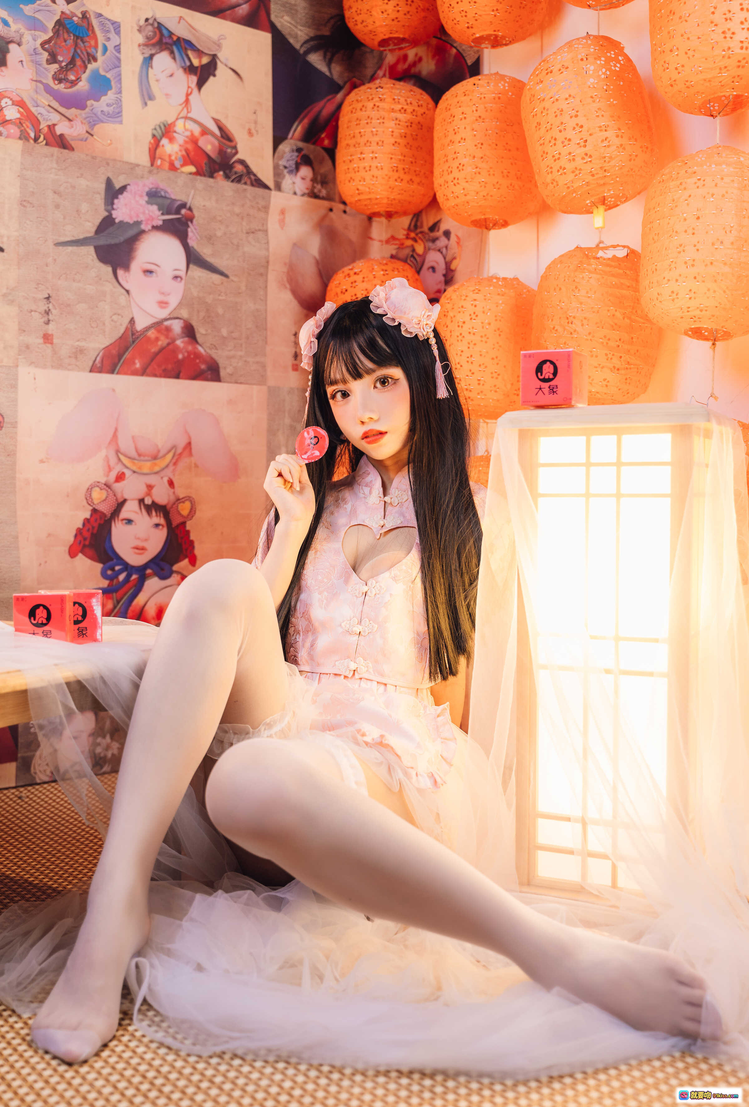 图片[8] - 果咩酱w NO.017 中国风电子图 21P 294MB 粉色旗袍少女 和风灯笼 地面躺姿 唯美写真 高清壁纸 二次元风格 梦幻场景 - 就要吻