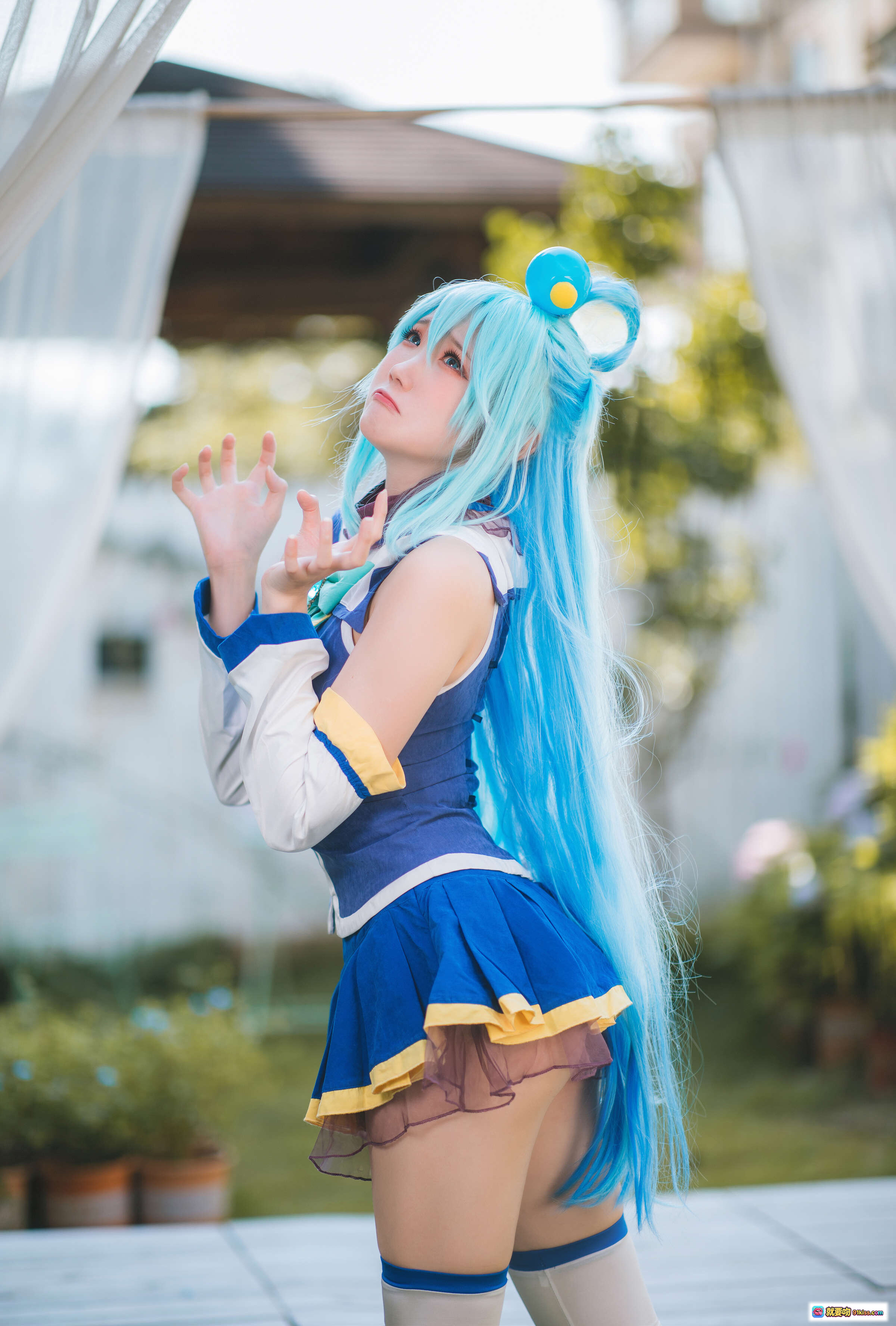 图片[2] - 瓜希酱NO.025阿库娅惠惠cosplay高清写真 二次元动漫角色扮演 蓝发魔法少女红衣巫女户外拍摄 精美服装道具还原度高 - 就要吻