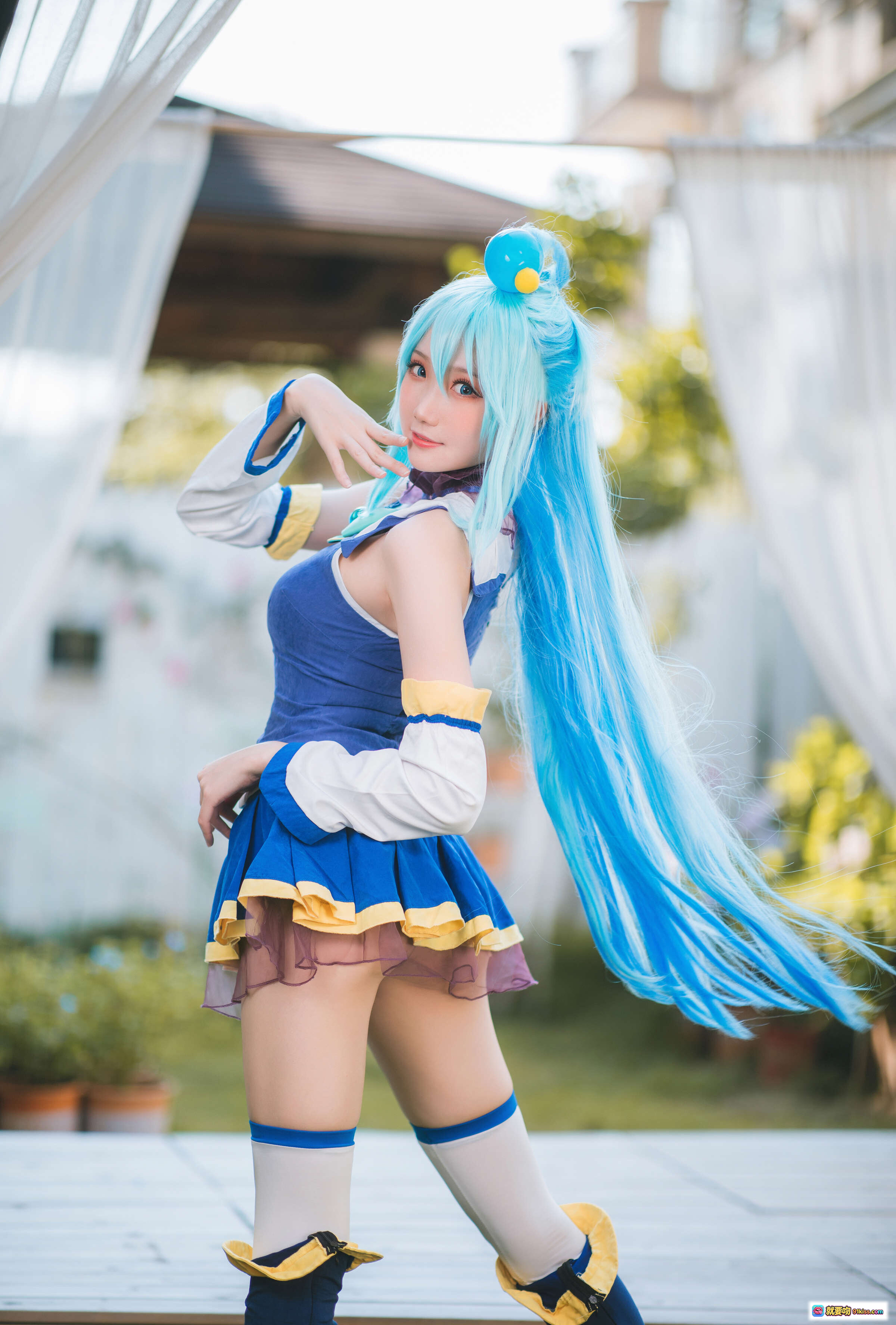 图片[6] - 瓜希酱NO.025阿库娅惠惠cosplay高清写真 二次元动漫角色扮演 蓝发魔法少女红衣巫女户外拍摄 精美服装道具还原度高 - 就要吻