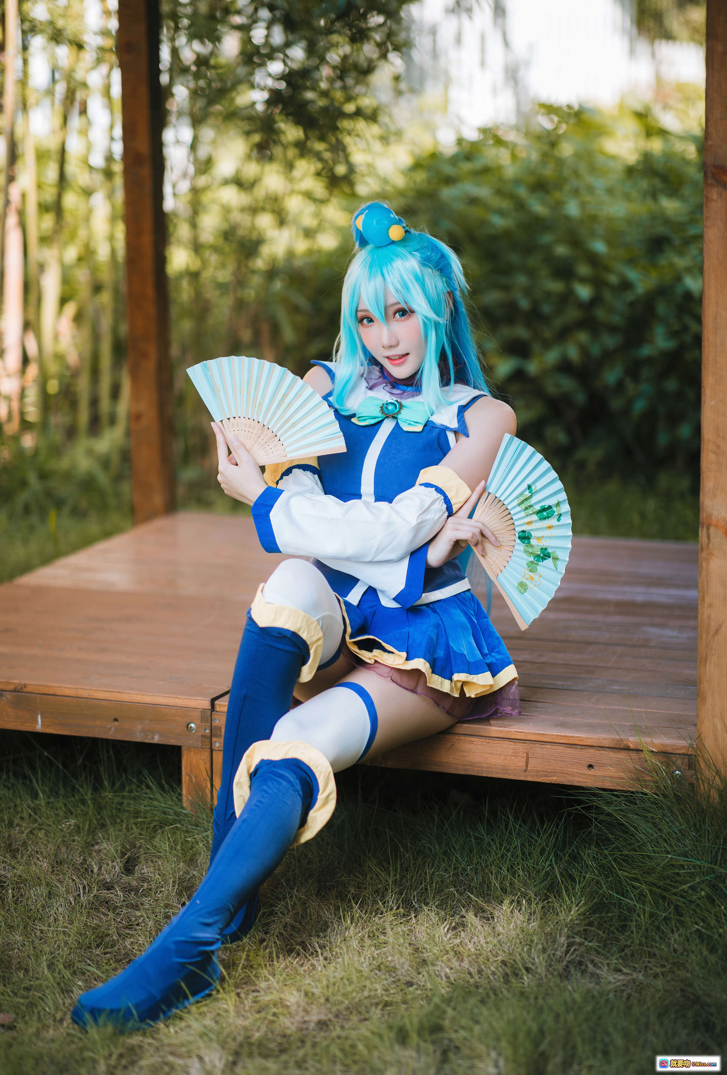 图片[9] - 瓜希酱NO.025阿库娅惠惠cosplay高清写真 二次元动漫角色扮演 蓝发魔法少女红衣巫女户外拍摄 精美服装道具还原度高 - 就要吻