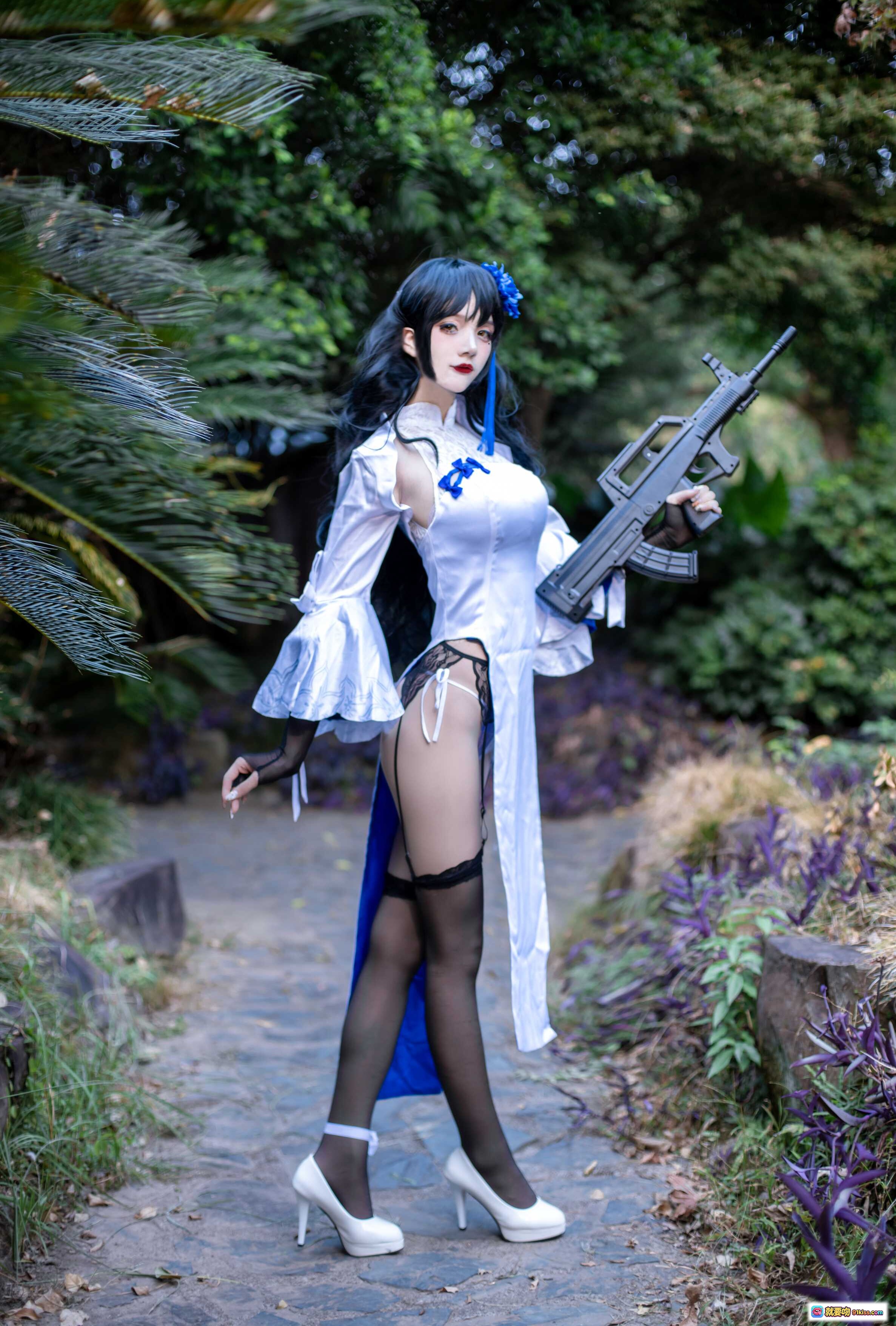 图片[7] - 仙九Airi NO.001 95玉玲珑 Cosplay写真 白色旗袍 黑丝高跟 蓝发饰 古风庭院 美腿诱惑 28P高清图集 - 就要吻