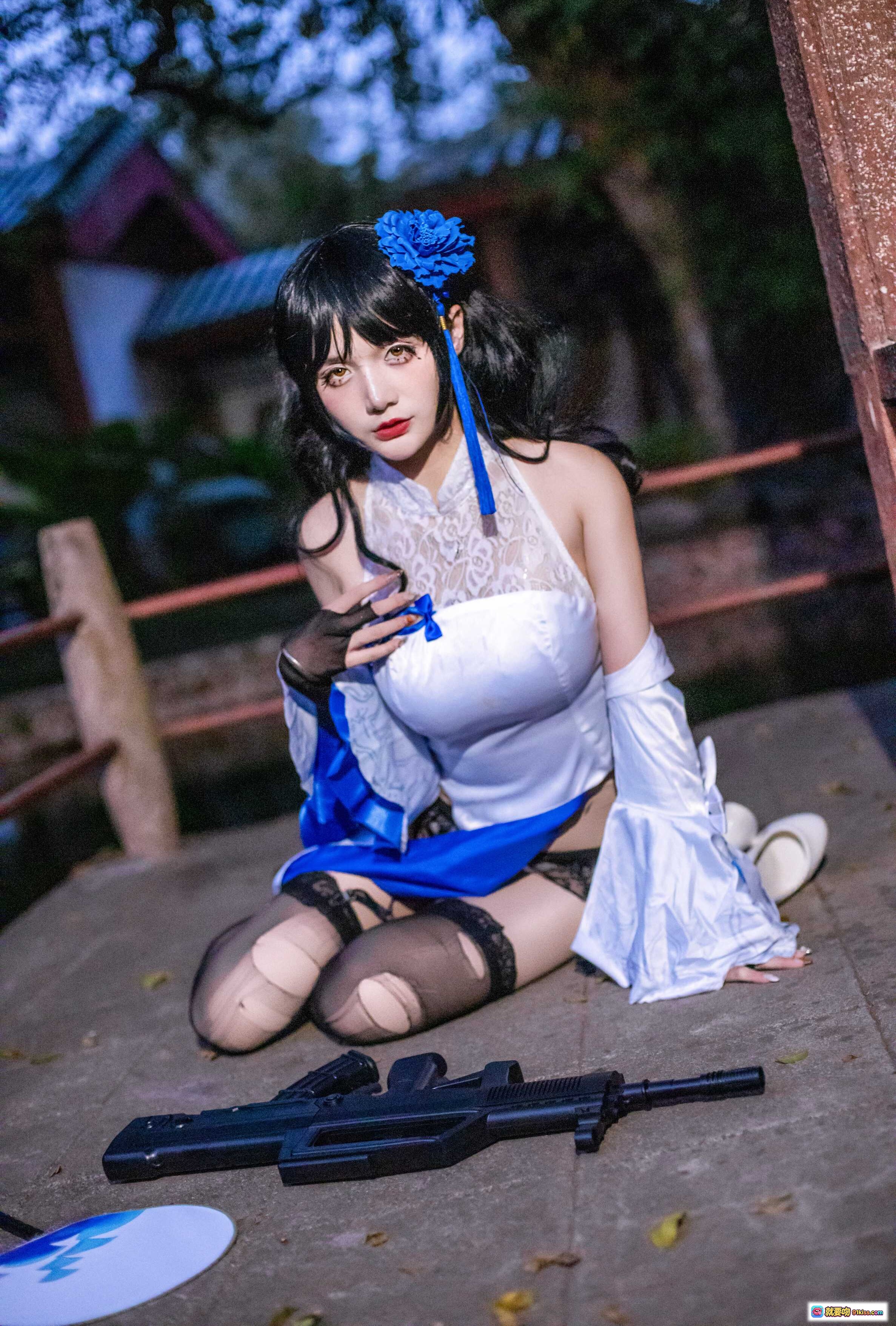 图片[6] - 仙九Airi NO.001 95玉玲珑 Cosplay写真 白色旗袍 黑丝高跟 蓝发饰 古风庭院 美腿诱惑 28P高清图集 - 就要吻