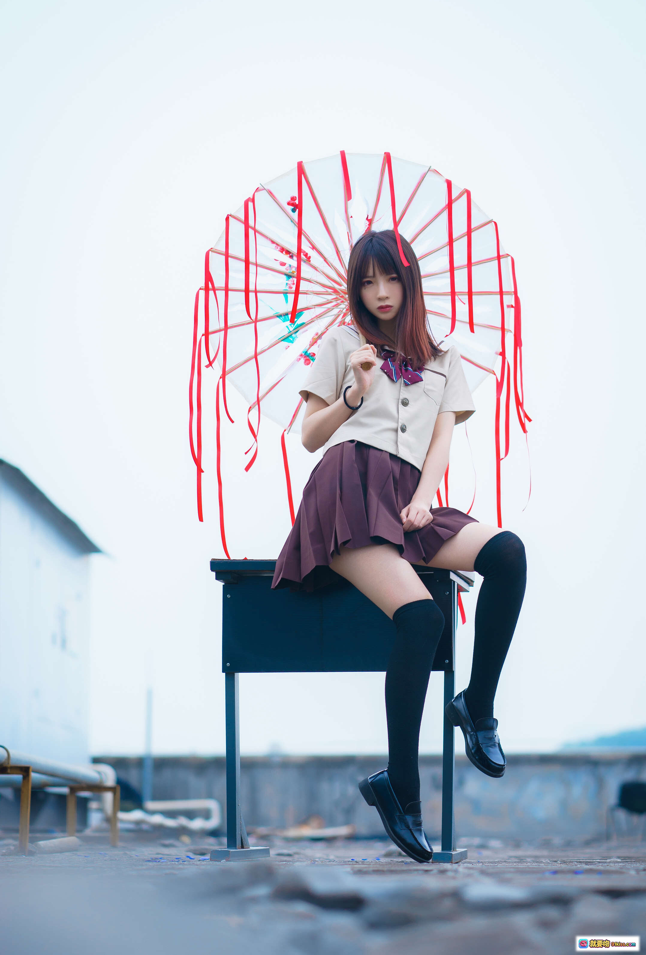 图片[9] - 疯猫ss NO.018 丝袜狂想曲 伞主题 42P高清写真 黑丝美腿校园风 百褶裙搭配 白衬衫领结 坐姿特写 情绪氛围感摄影 - 就要吻