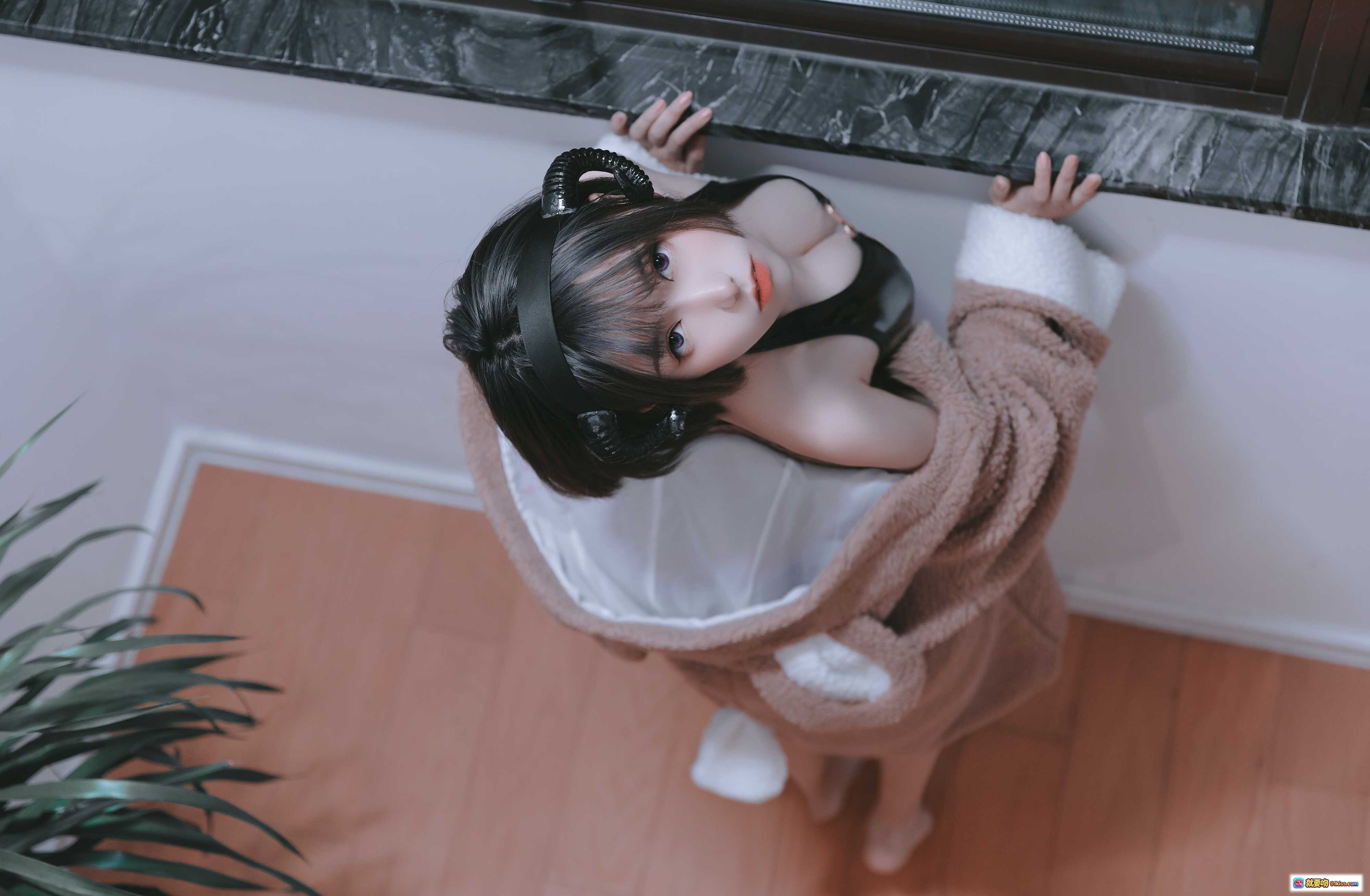 图片[4] - 芋圆侑子NO.009小恶魔写真｜黑蕾丝内衣+毛绒外套高甜诱惑｜9P高清美图 - 就要吻