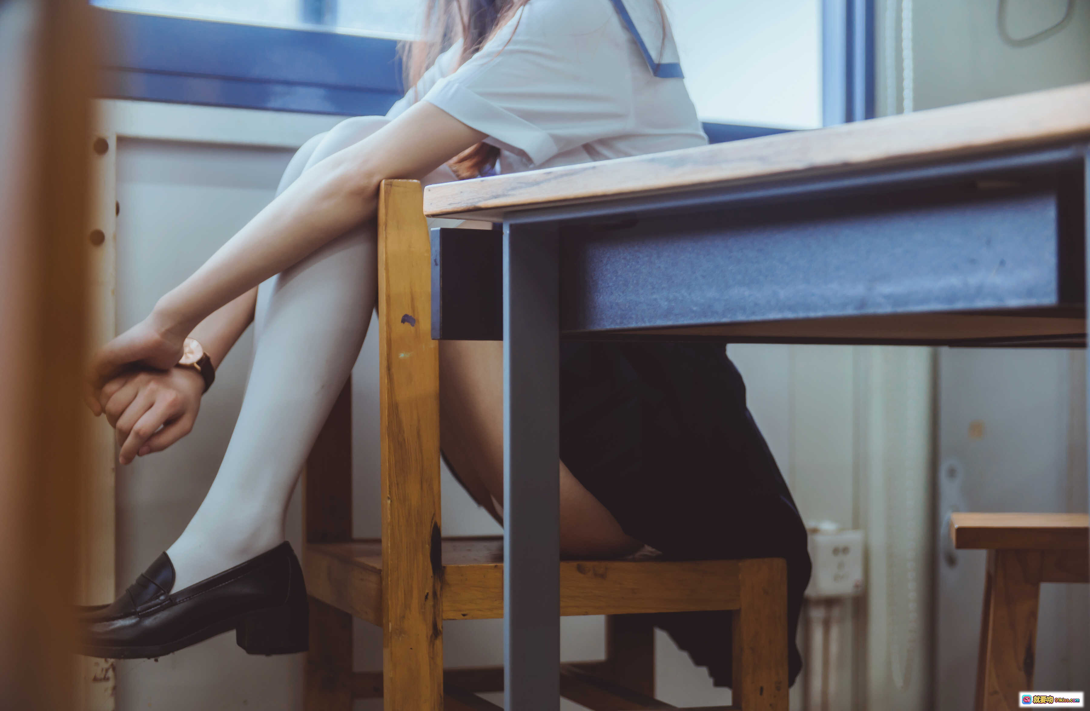 图片[7] - 桜桃喵021蓝白水手服少女楼梯间掀裙写真39P高清图集 - 就要吻