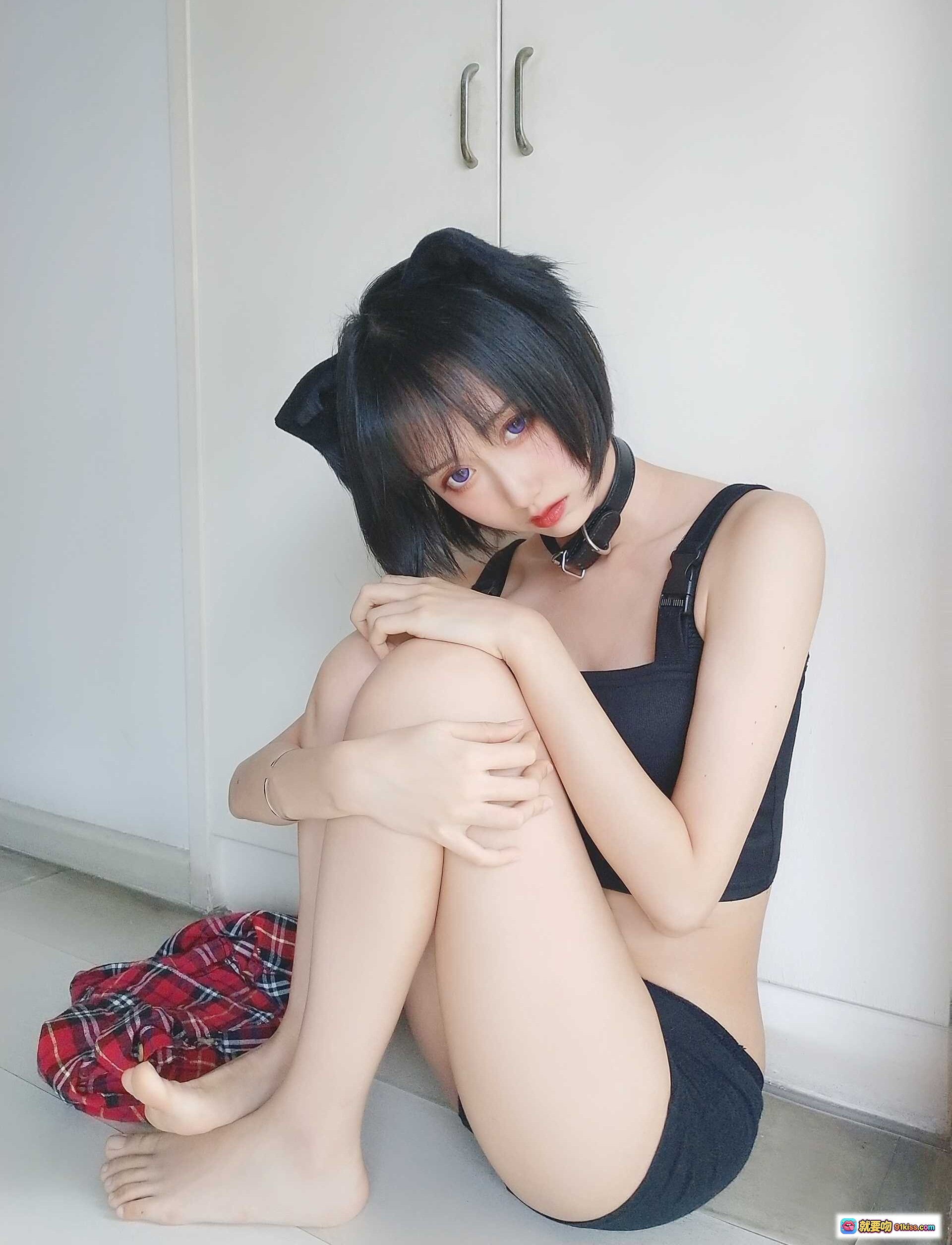 图片[2] - 木绵绵OwO NO.035不良猫写真：紫瞳短发少女黑吊带内衣性感私房照44P高清单品 - 就要吻