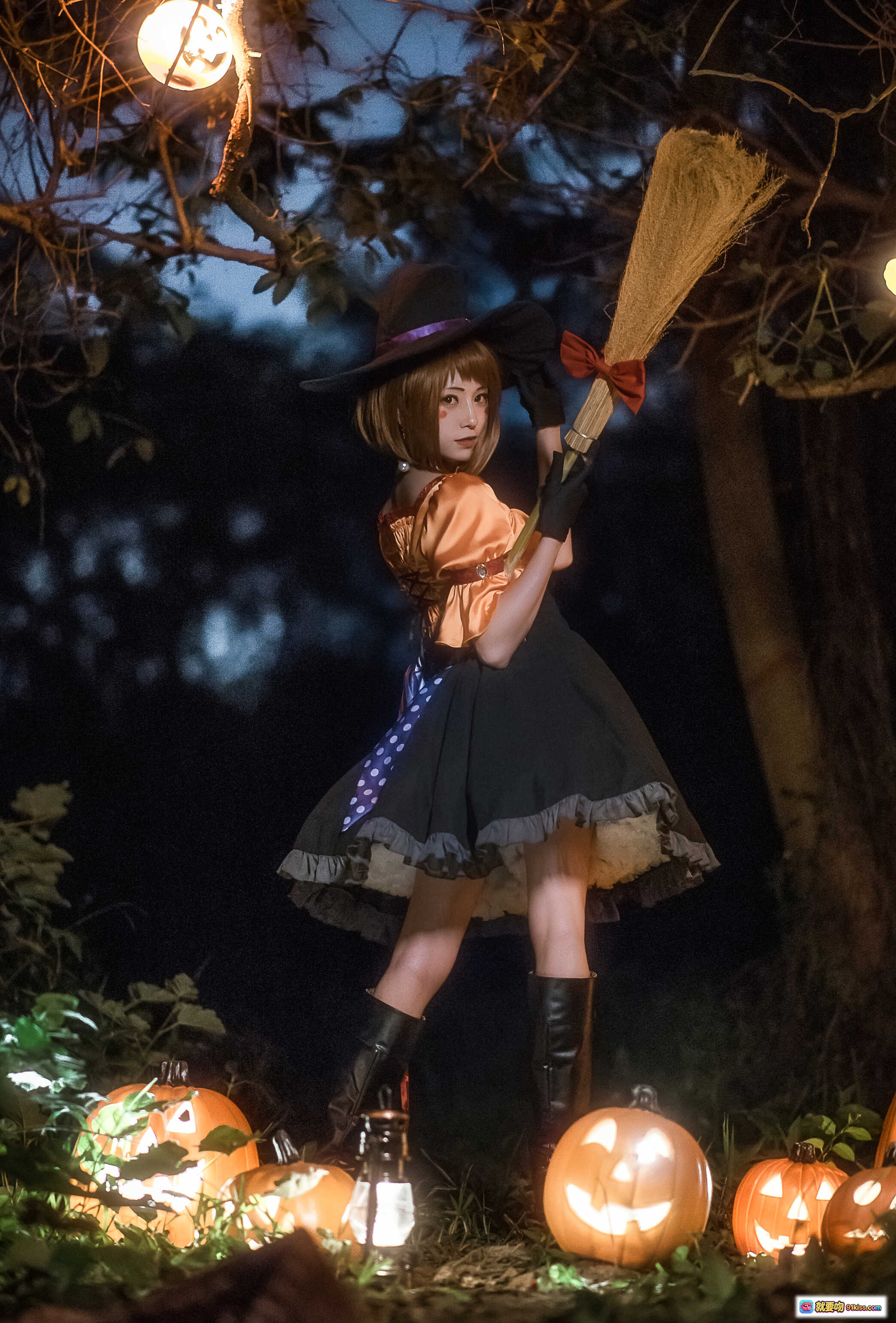 图片[4] - Kitaro绮太郎COS我的英雄学院万圣节主题 电光特效南瓜森林女巫造型 精美cosplay写真集 - 就要吻