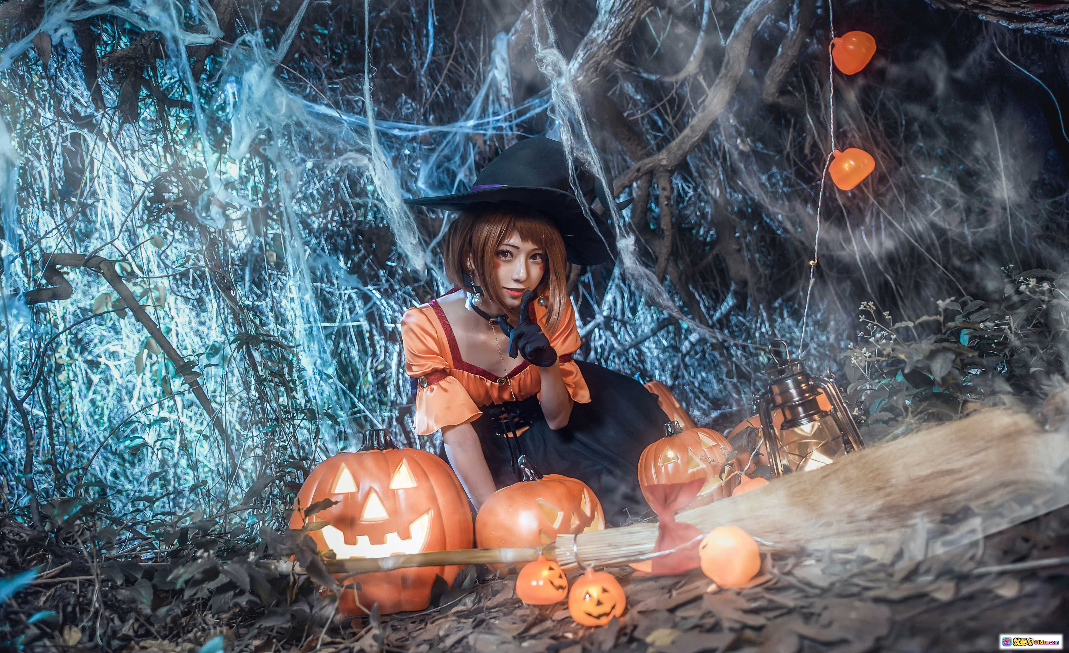 图片[3] - Kitaro绮太郎COS我的英雄学院万圣节主题 电光特效南瓜森林女巫造型 精美cosplay写真集 - 就要吻