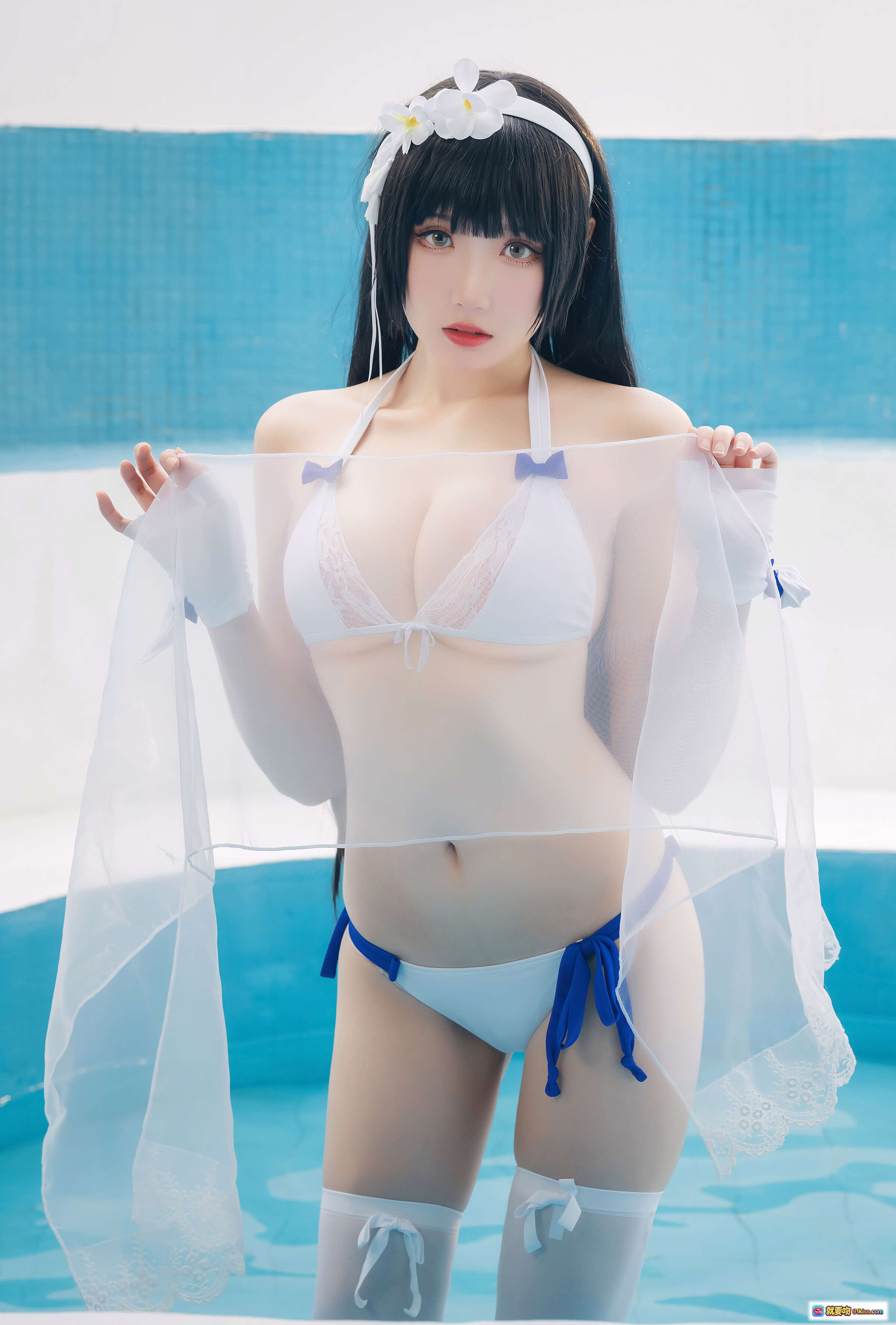 瓜希酱NO.020夏鸣蝉泳池写真｜白色比基尼+蕾丝头饰+透明薄纱+过膝袜｜清新甜美少女风泳装大片 - 就要吻