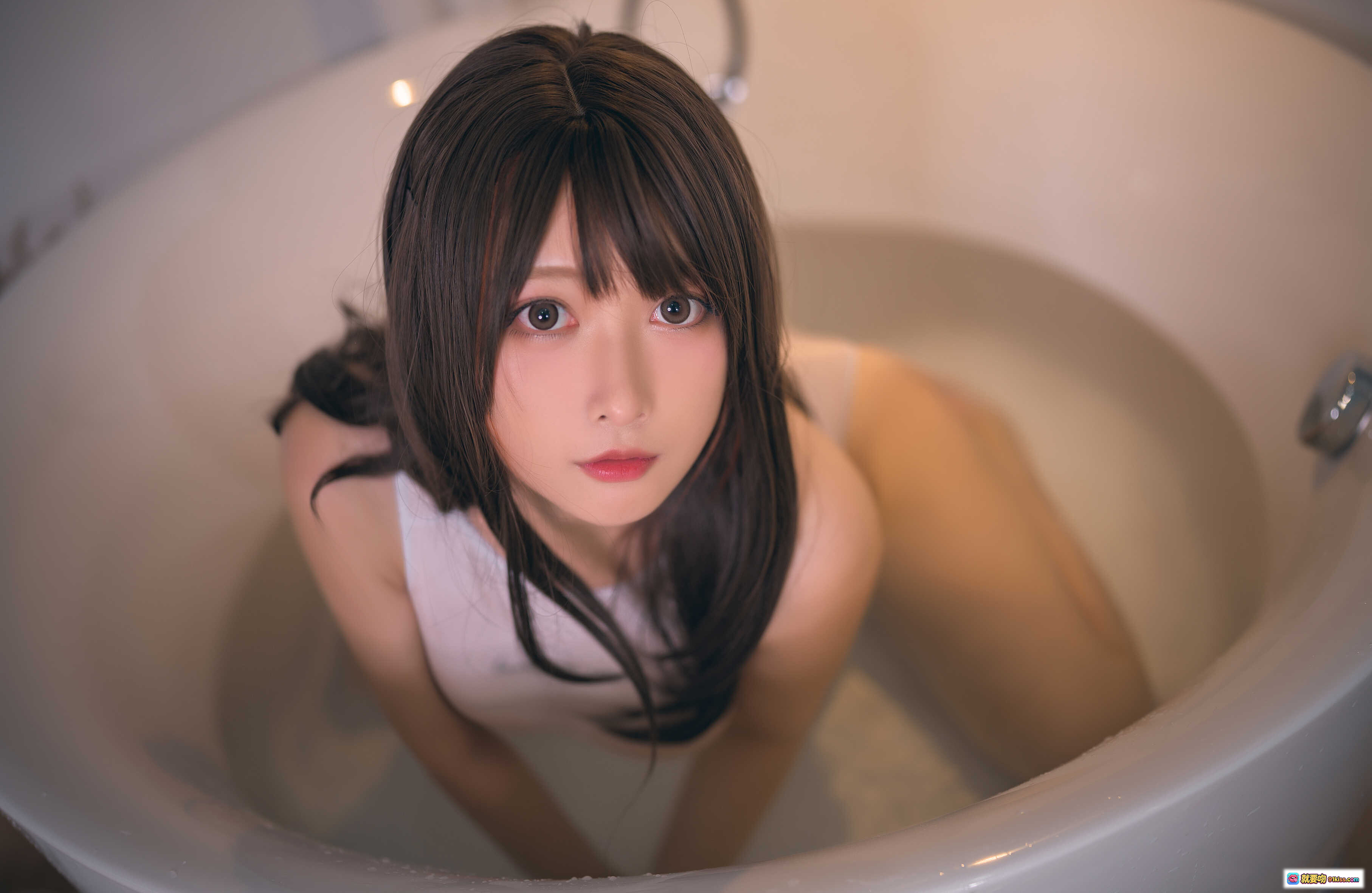 图片[2] - 念念_D NO.003 白色竞泳泳衣浴室淋浴写真 20P高清美图 湿发水珠诱惑姿态 - 就要吻