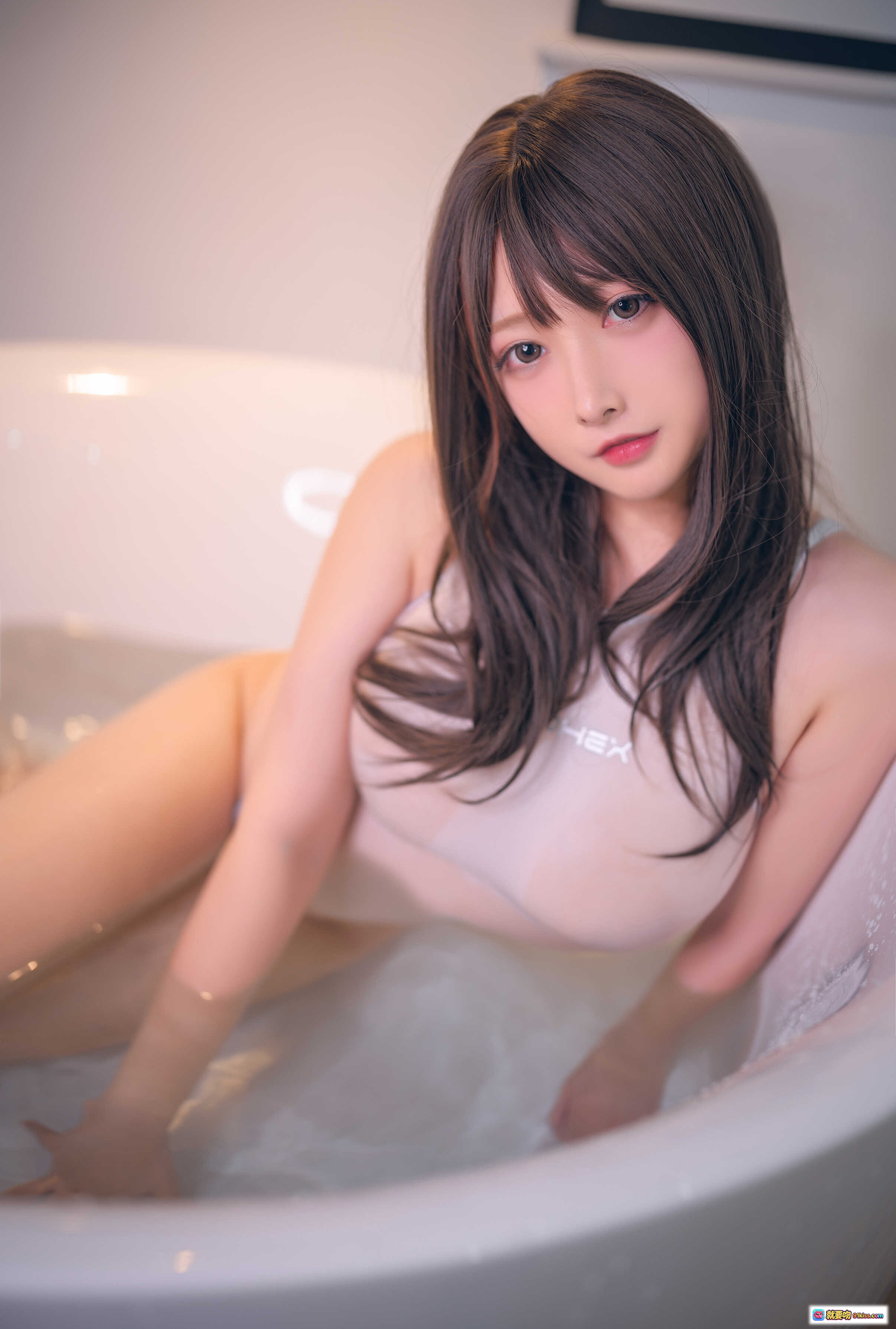 图片[8] - 念念_D NO.003 白色竞泳泳衣浴室淋浴写真 20P高清美图 湿发水珠诱惑姿态 - 就要吻