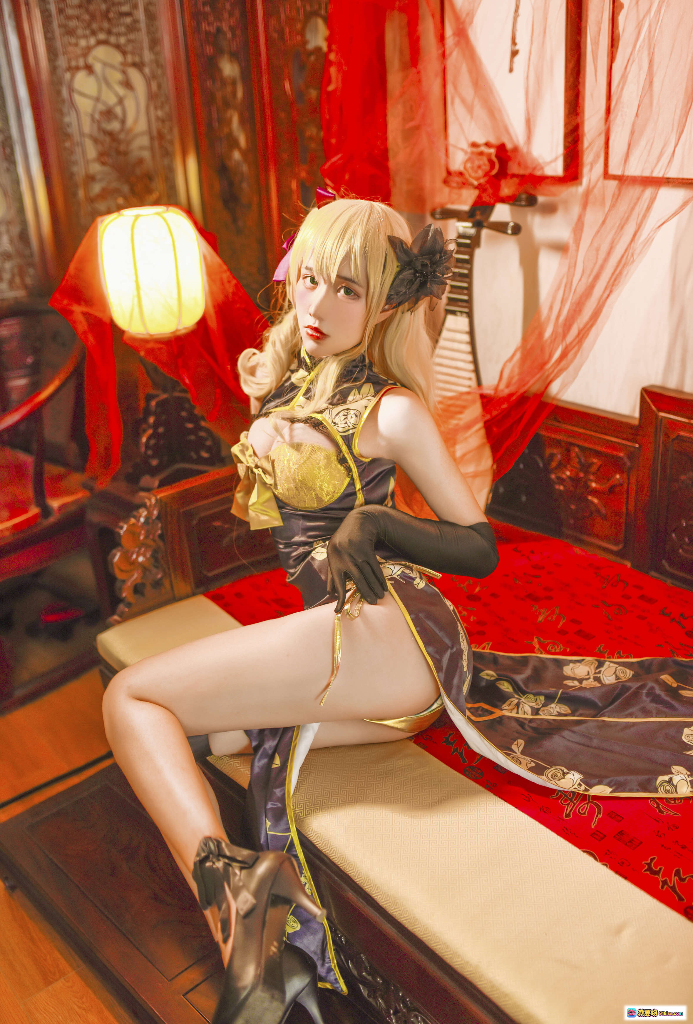 九曲Jean NO.012 潘金莲 Cosplay写真｜古风旗袍美腿黑丝高跟｜红纱古典室内场景｜8P高清图集 - 就要吻