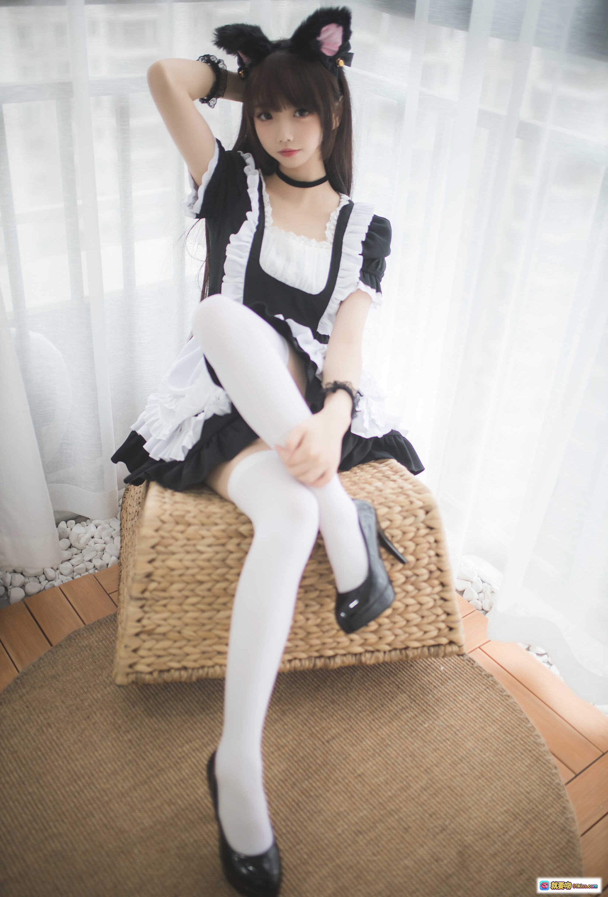 图片[8] - 雪琪SAMA NO.014女仆装写真｜黑白色系猫耳女仆服+蕾丝边+白袜美腿+室内浴缸场景｜30P高清图集 - 就要吻