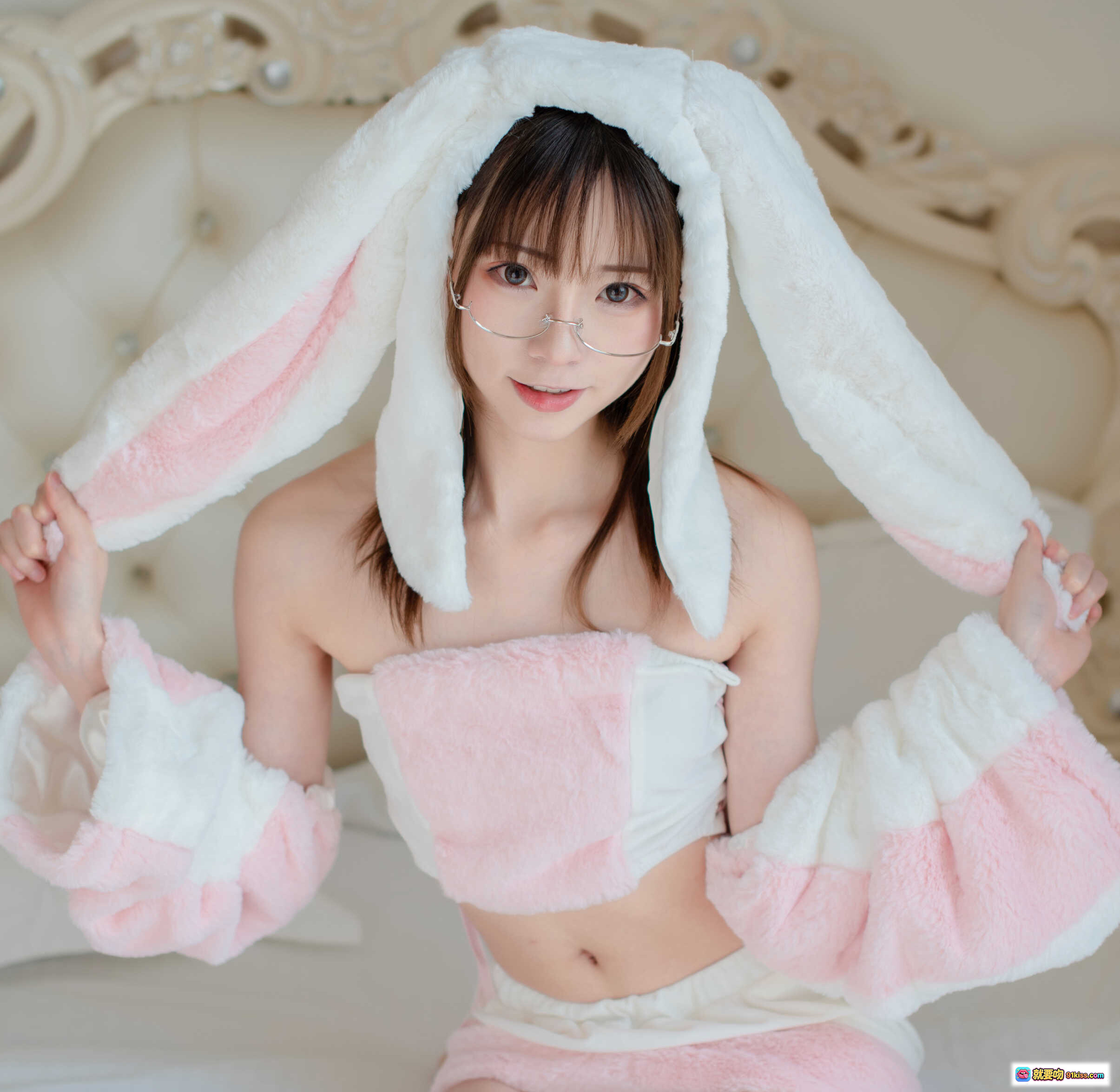 图片[10] - Kitaro绮太郎NO.039私房兔子写真｜粉色毛绒内衣少女坐姿咬带诱惑｜高清47P甜美居家风 - 就要吻