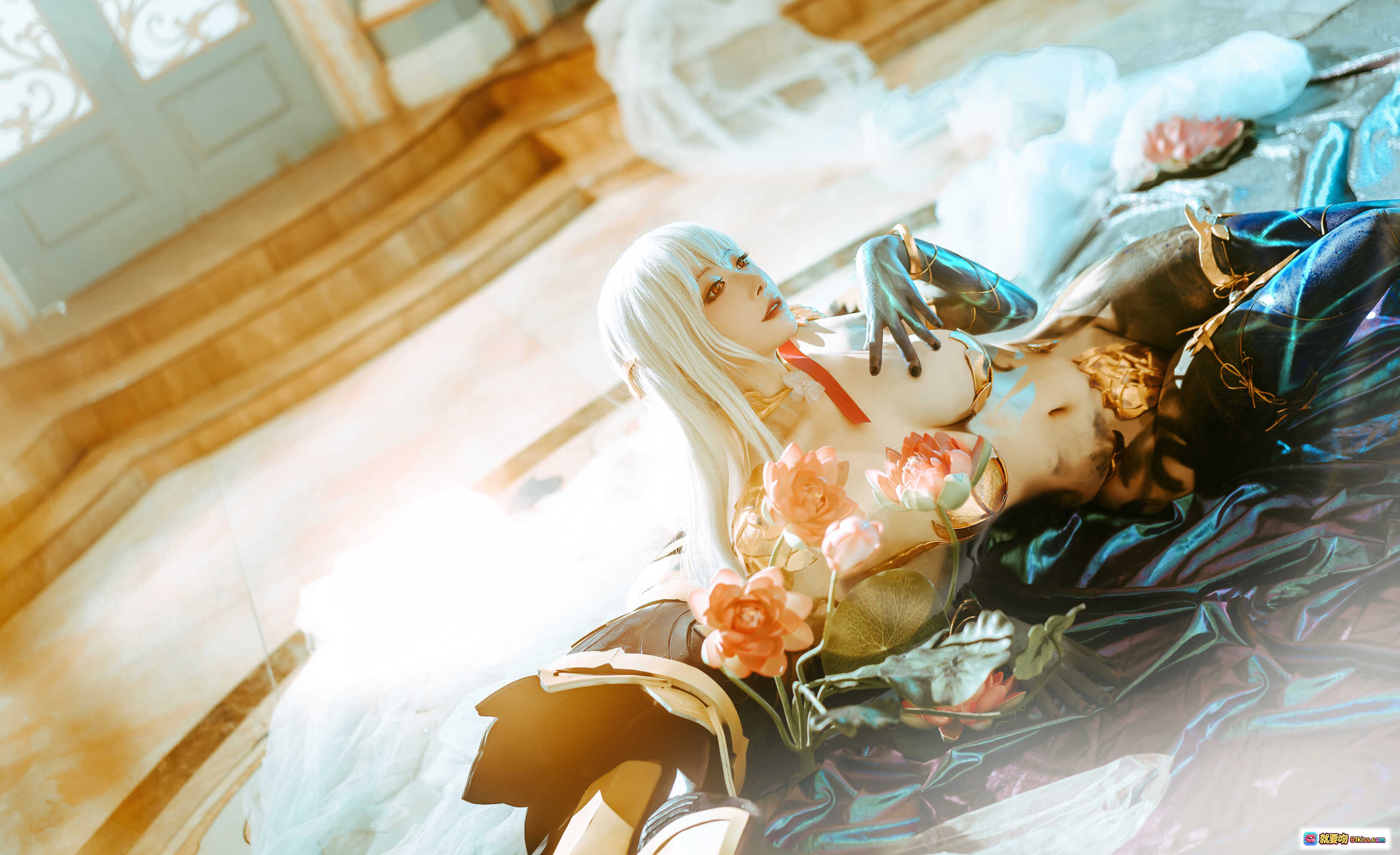 图片[2] - 念念_D NO.007 迦摩 Cosplay 精美写真 | 白发红饰 奢华服饰 华丽场景 9P高清图集 - 就要吻