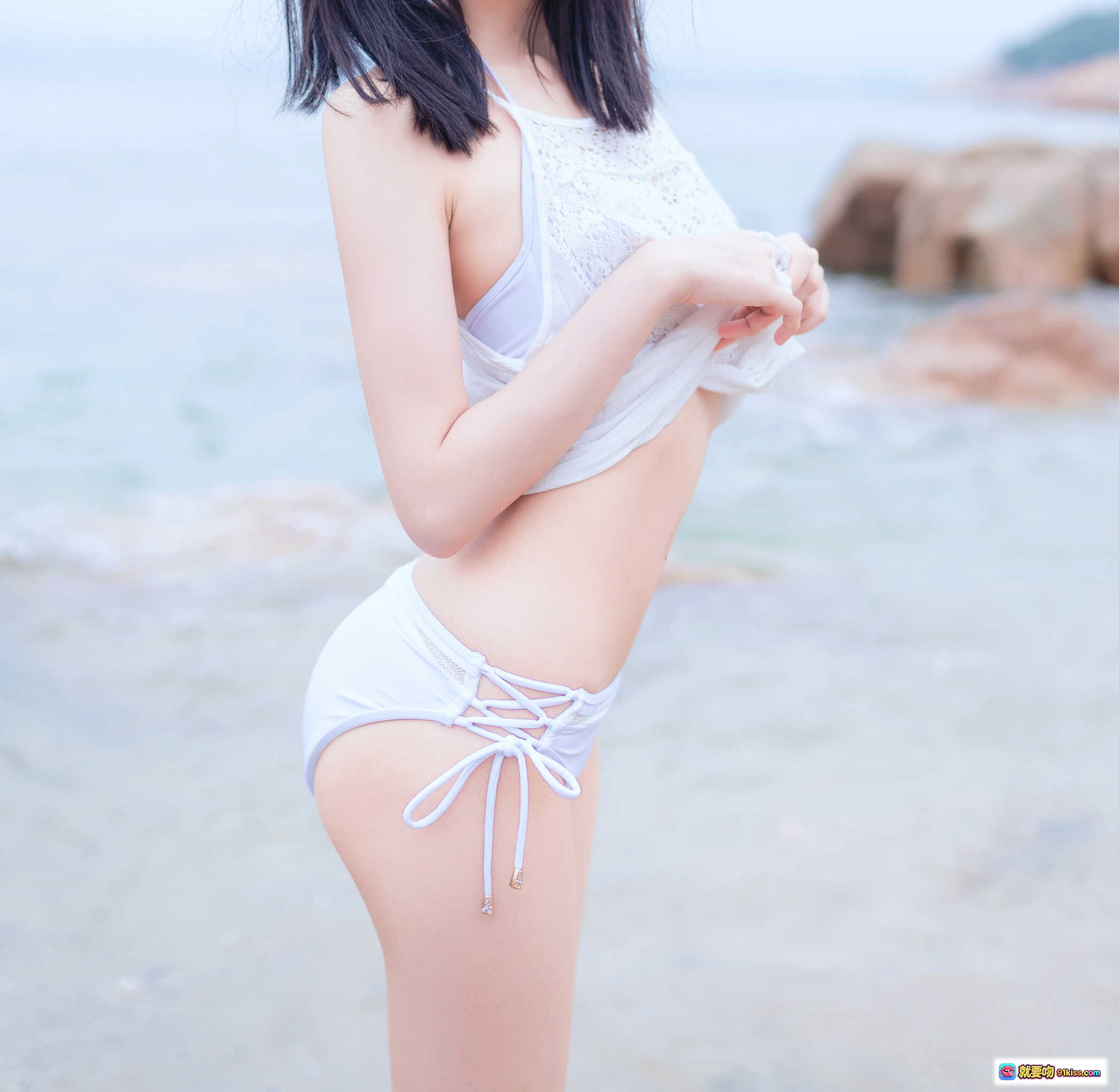 图片[10] - 木绵绵OwO NO.036海边白色比基尼写真 30P清新少女风沙滩海景蕾丝泳装甜美可爱自然光拍摄 - 就要吻