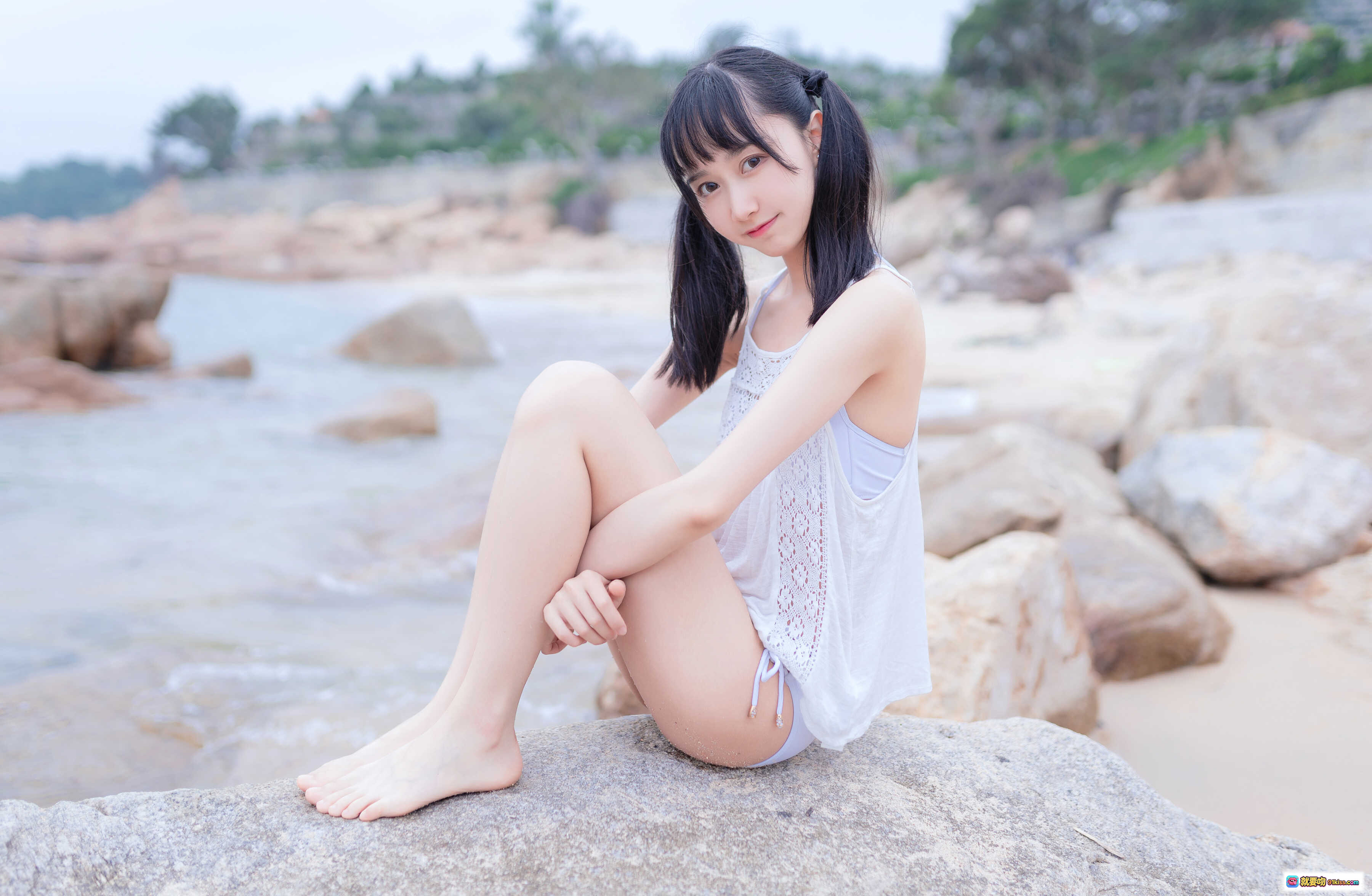 图片[6] - 木绵绵OwO NO.036海边白色比基尼写真 30P清新少女风沙滩海景蕾丝泳装甜美可爱自然光拍摄 - 就要吻