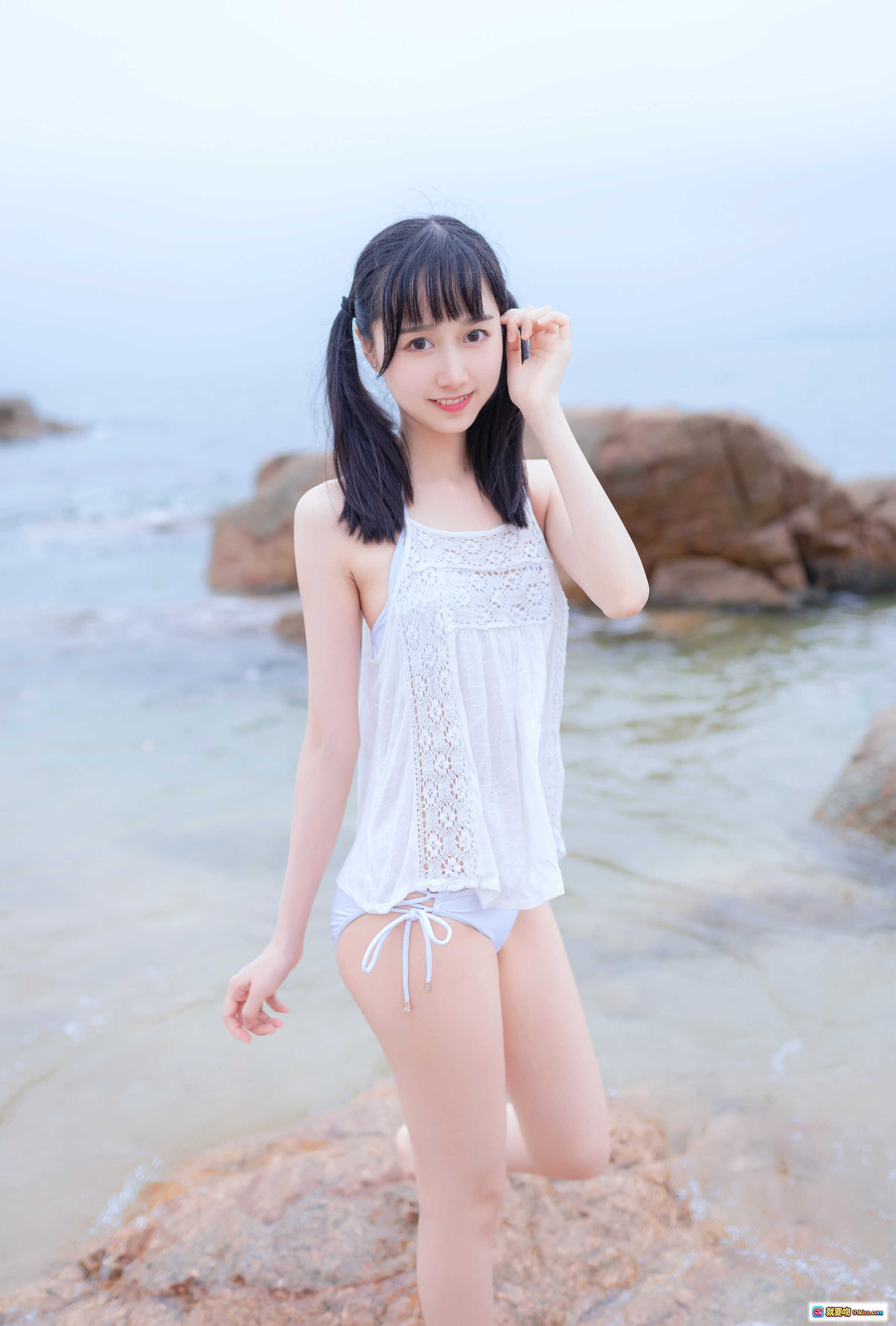 图片[7] - 木绵绵OwO NO.036海边白色比基尼写真 30P清新少女风沙滩海景蕾丝泳装甜美可爱自然光拍摄 - 就要吻