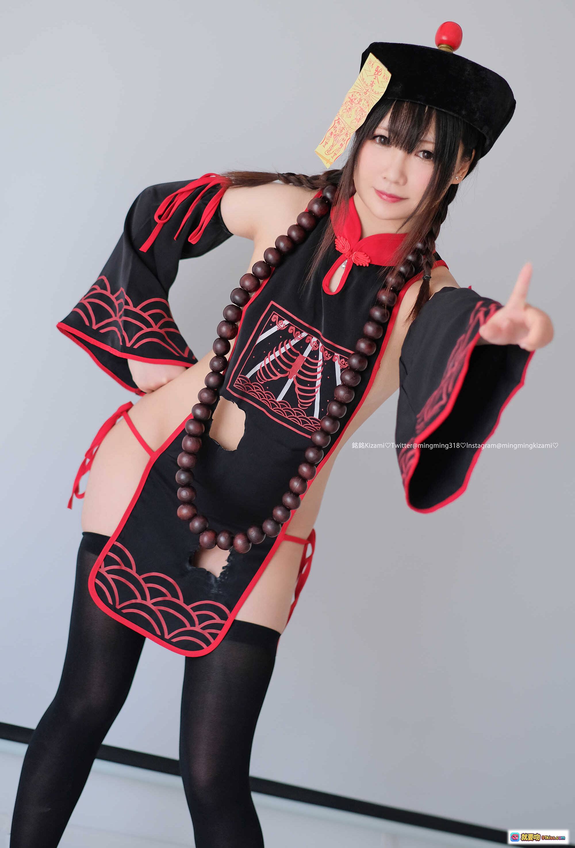 图片[4] - 铭铭Kizami Vol.012 忍者vsゾンビ Cosplay写真集 白色紧身衣+红色手套围巾+暗黑背景 86P高清图集 - 就要吻