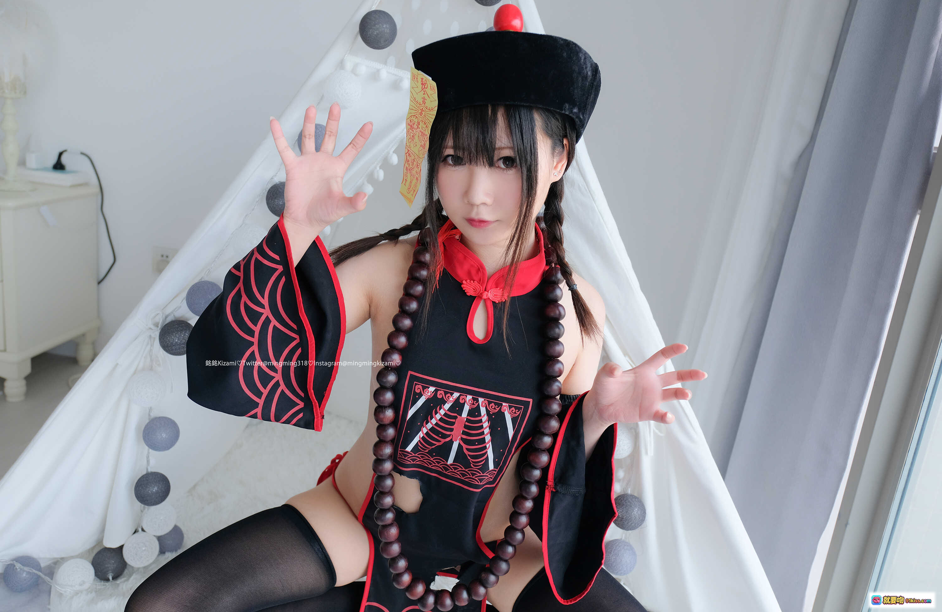 图片[3] - 铭铭Kizami Vol.012 忍者vsゾンビ Cosplay写真集 白色紧身衣+红色手套围巾+暗黑背景 86P高清图集 - 就要吻