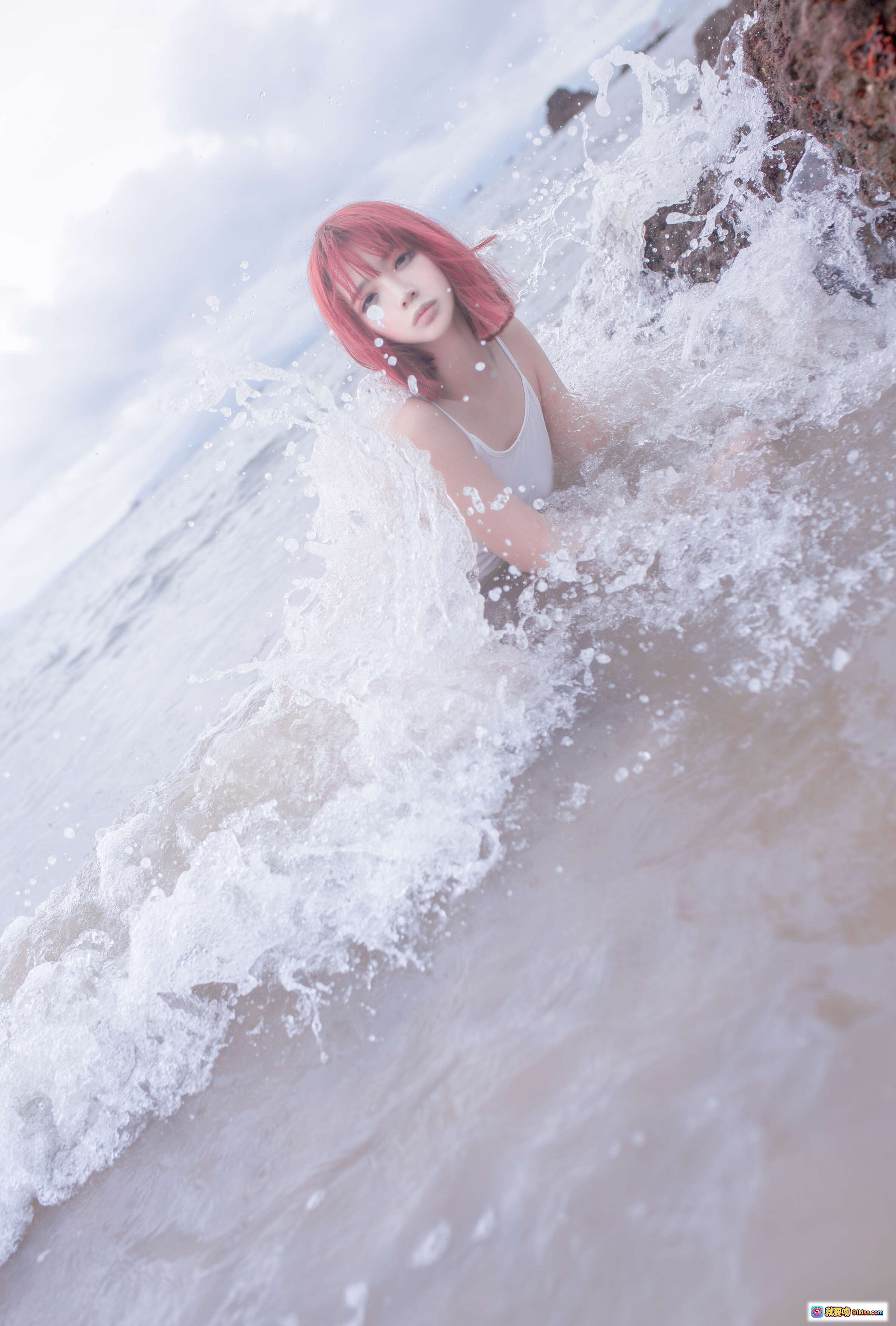 图片[9] - 疯猫ss NO.058 海浪白连衣裙少女海边岩石写真 9P高清图集 粉发白衣赤足唯美风 - 就要吻