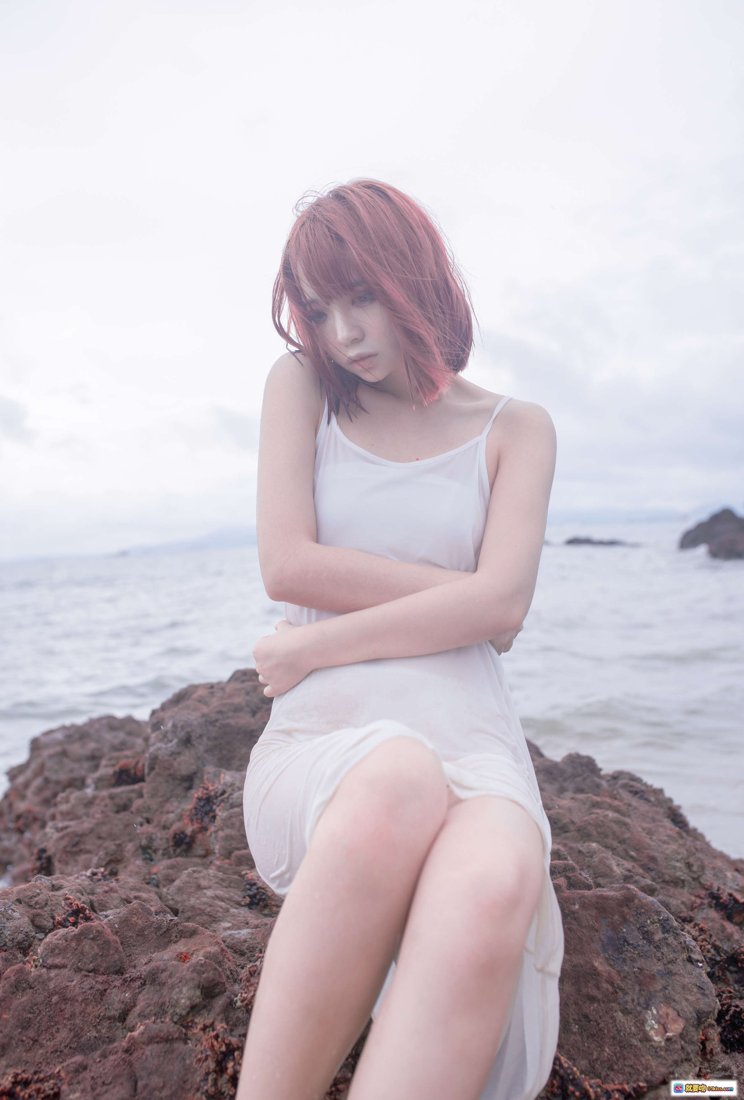 图片[3] - 疯猫ss NO.058 海浪白连衣裙少女海边岩石写真 9P高清图集 粉发白衣赤足唯美风 - 就要吻