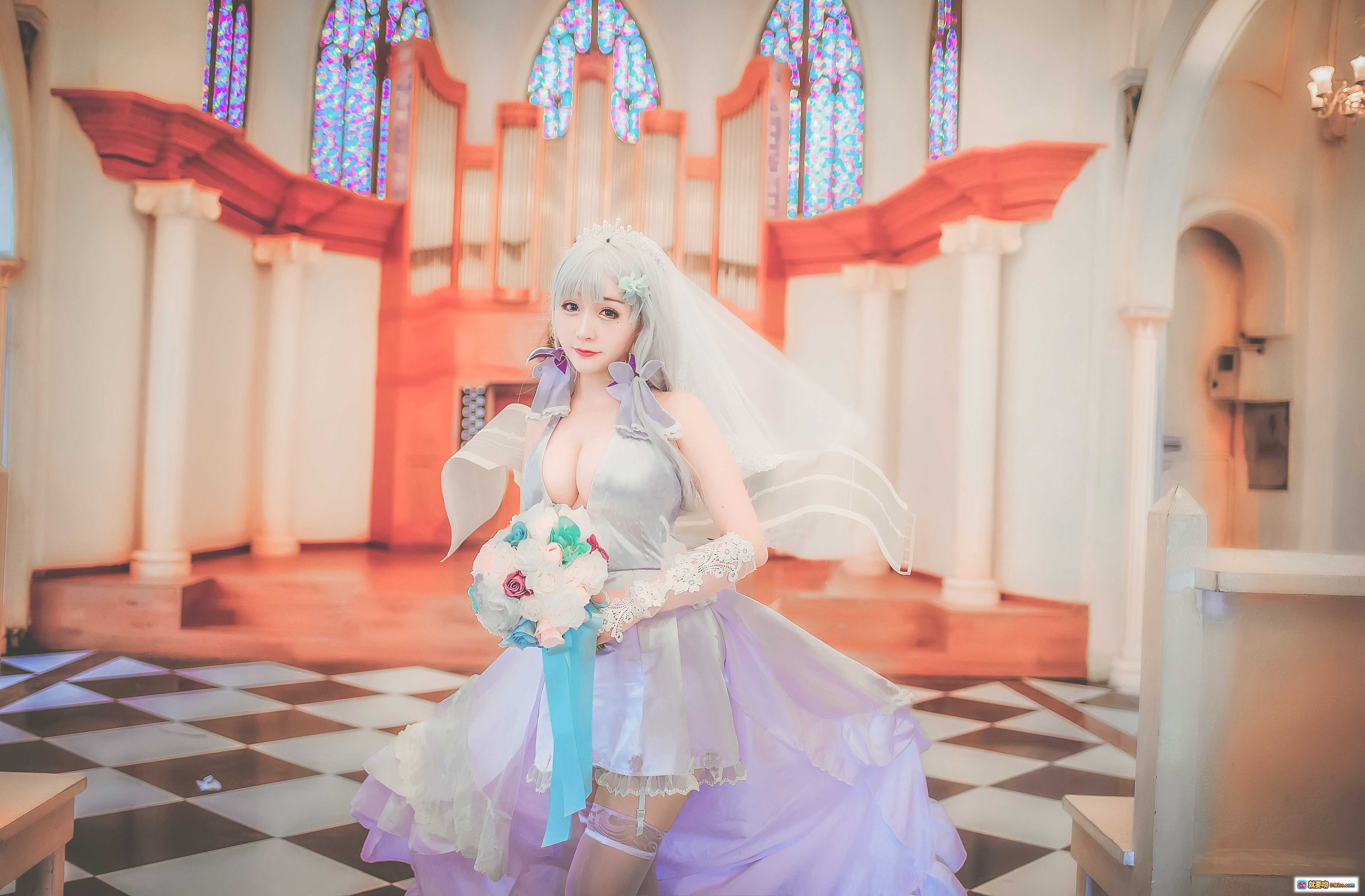 图片[1] - 三刀刀miido NO.008 碧蓝航线光辉COS婚纱写真 甜美新娘造型 教堂场景 染色玻璃背景 精致头纱花束 洛丽塔风格 16P高清图集 - 就要吻