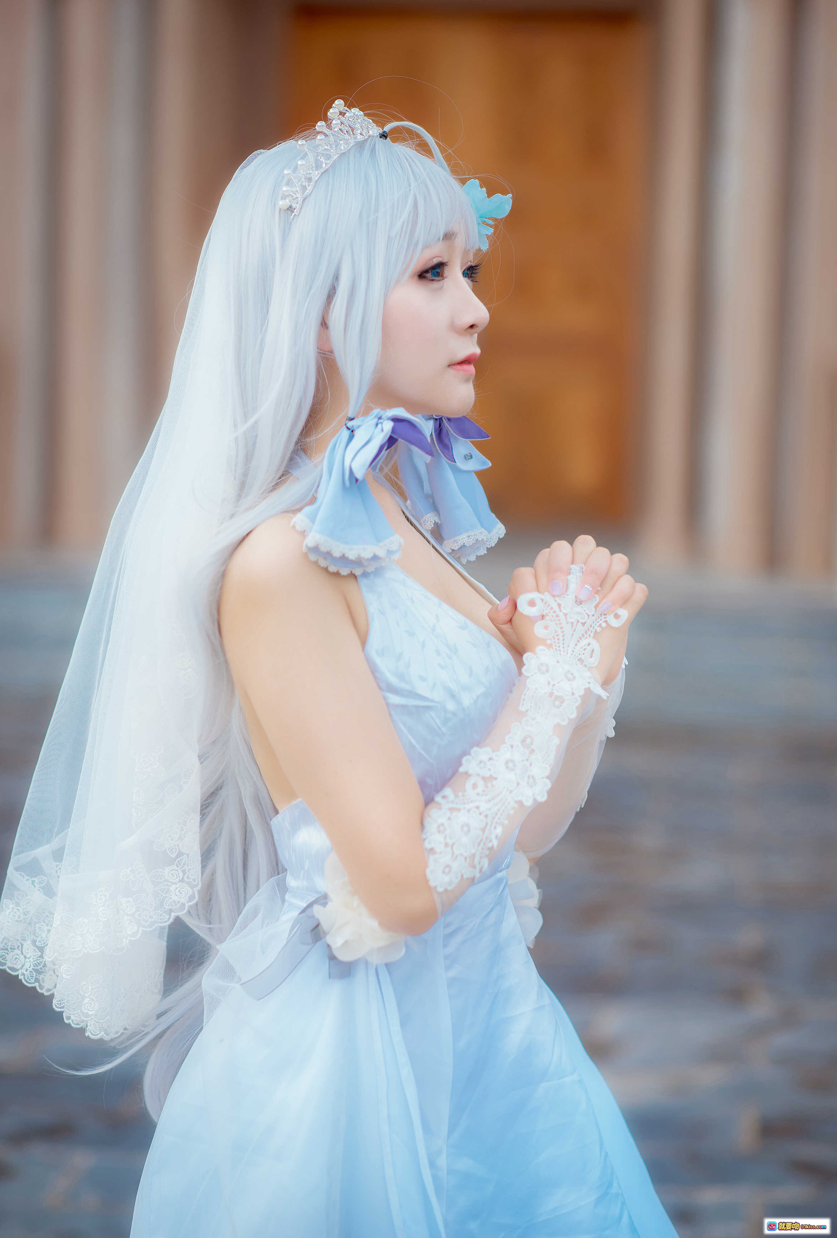 图片[10] - 三刀刀miido NO.008 碧蓝航线光辉COS婚纱写真 甜美新娘造型 教堂场景 染色玻璃背景 精致头纱花束 洛丽塔风格 16P高清图集 - 就要吻