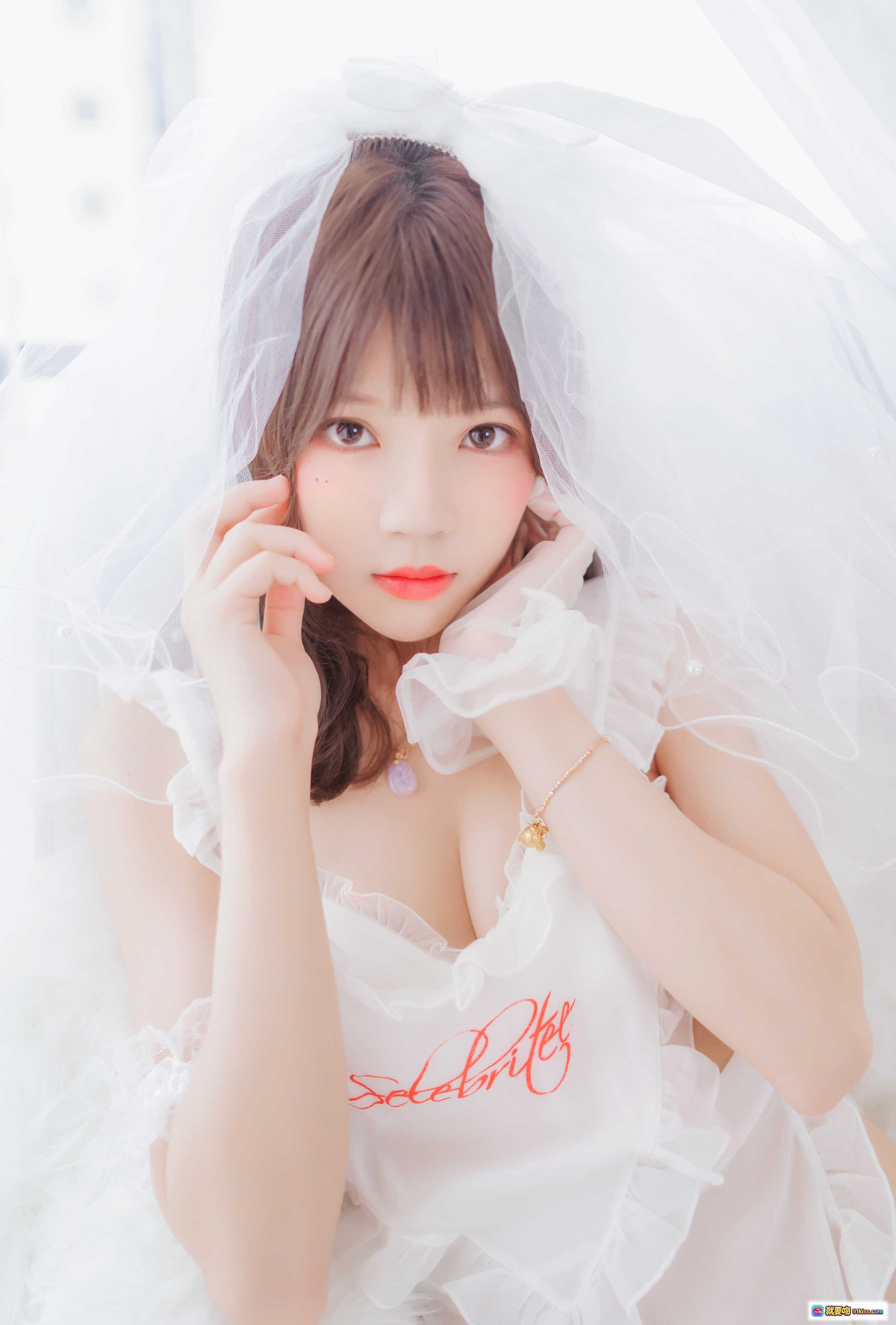 图片[6] - 桜桃喵058轻纱写真｜白纱蕾丝少女手持红玫瑰｜纯欲风私房美图33P - 就要吻