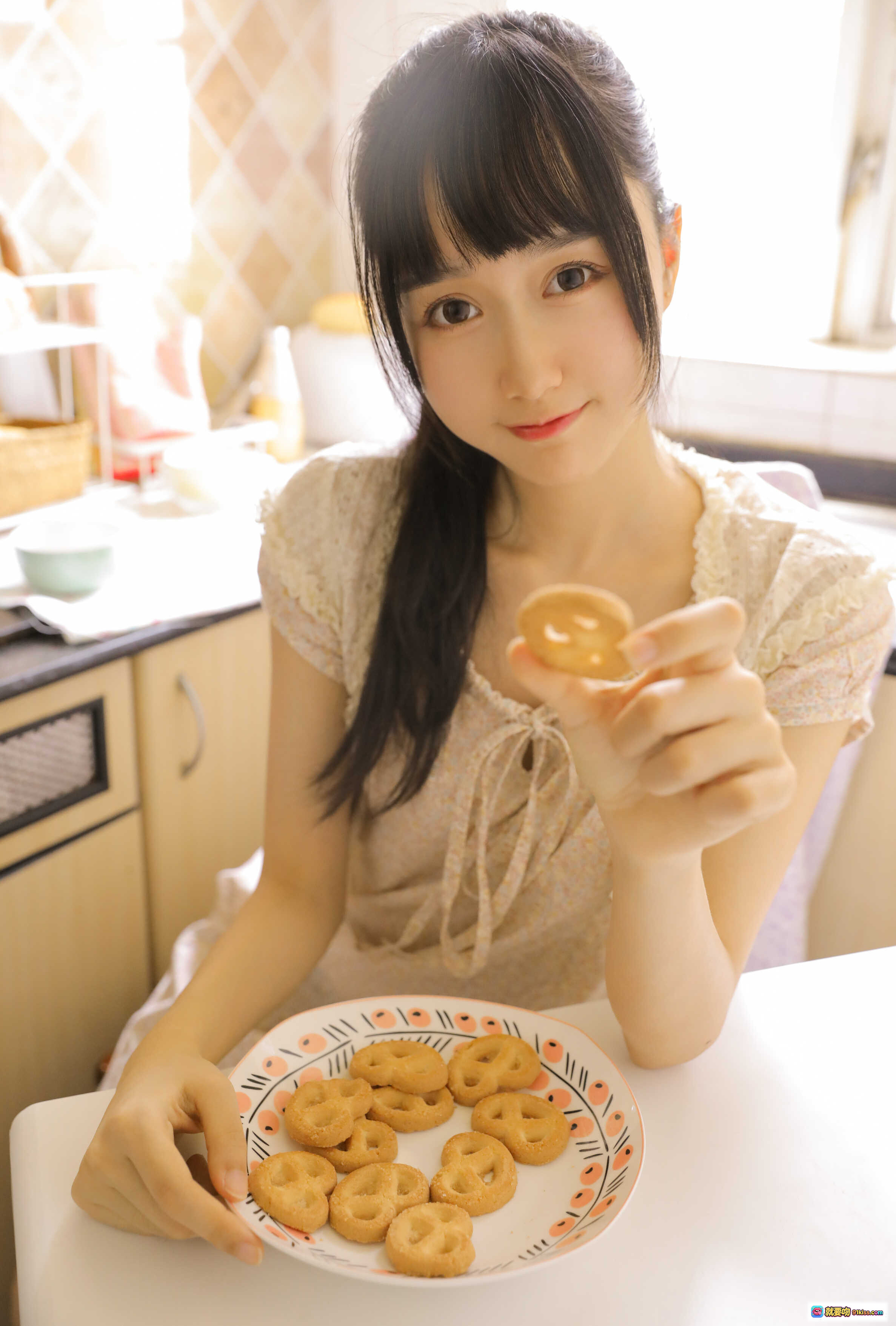 图片[4] - 木绵绵OwO NO.018 绵相随 厨娘写真 甜美少女厨房日常 温馨居家风 粉色格纹手套 自然光逆光拍摄 清新治愈系 8P高清图集 - 就要吻