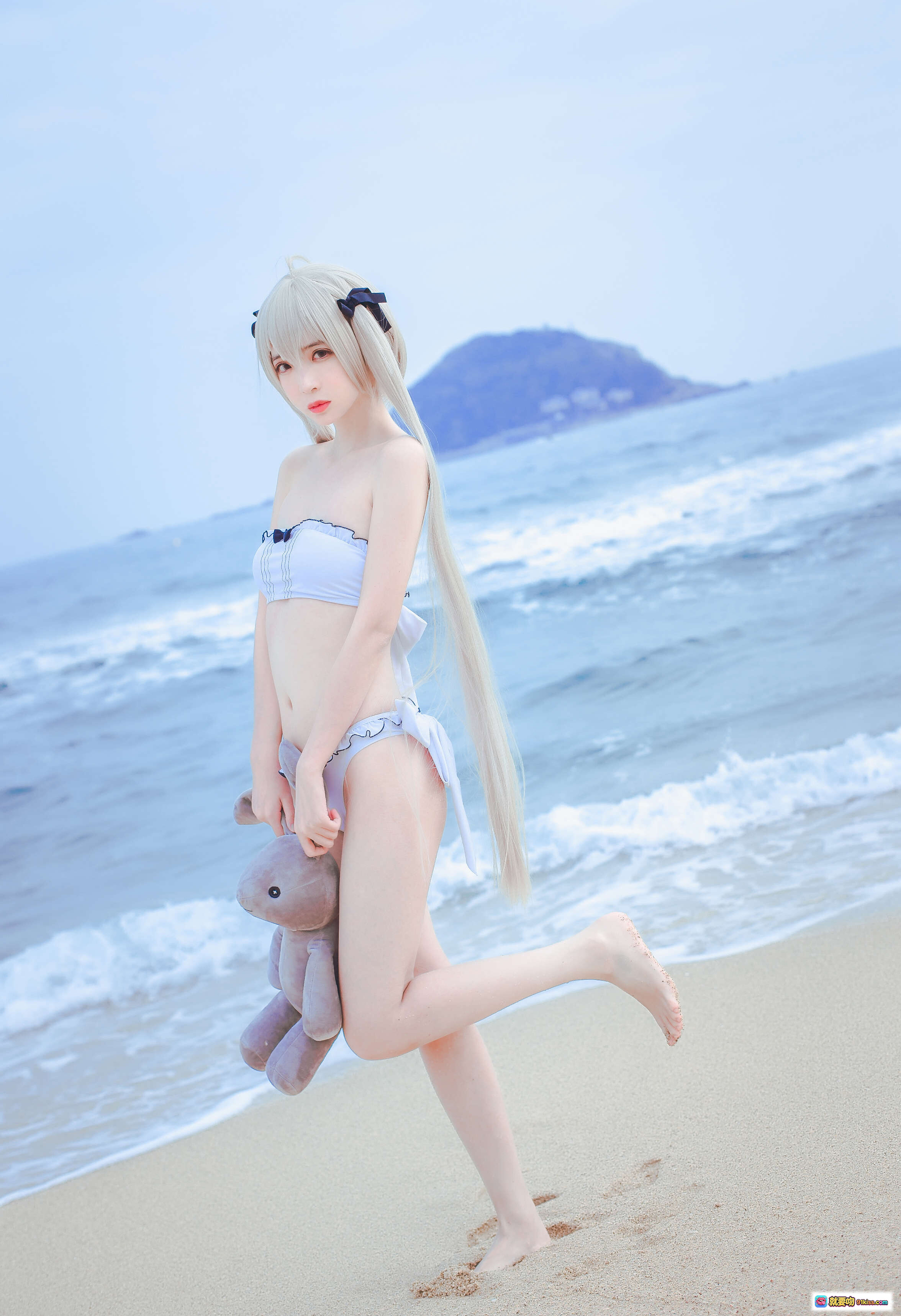 图片[5] - 疯猫ss NO.088 穹妹海边写真 白色比基尼沙滩美少女 清新自然海岸风光 34P高清图集 - 就要吻