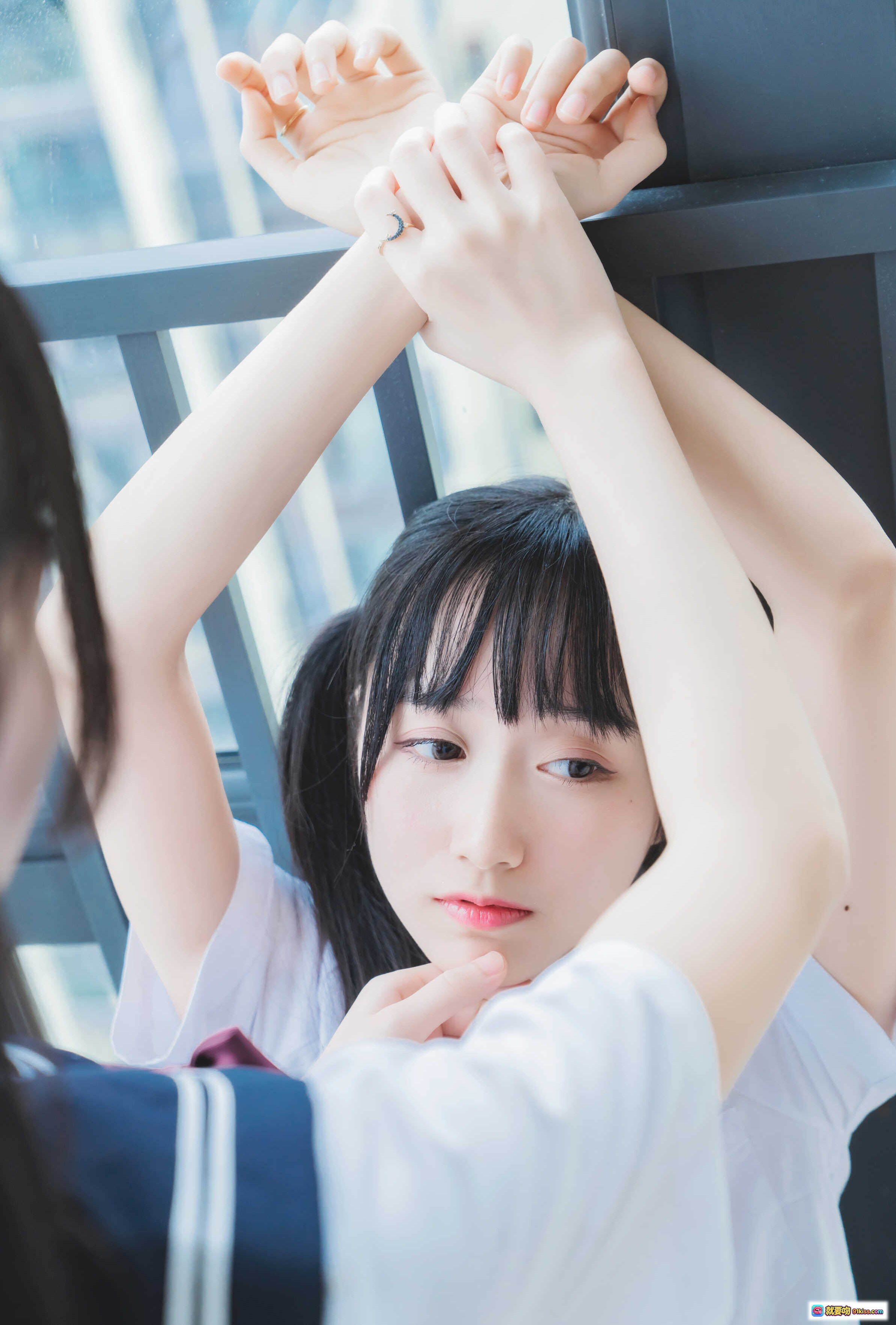 图片[4] - 木绵绵OwO NO.048 桜桃喵 制服少女双人写真 甜美双马尾 日系水手服 亲密互动 高清摄影 38P精选 - 就要吻