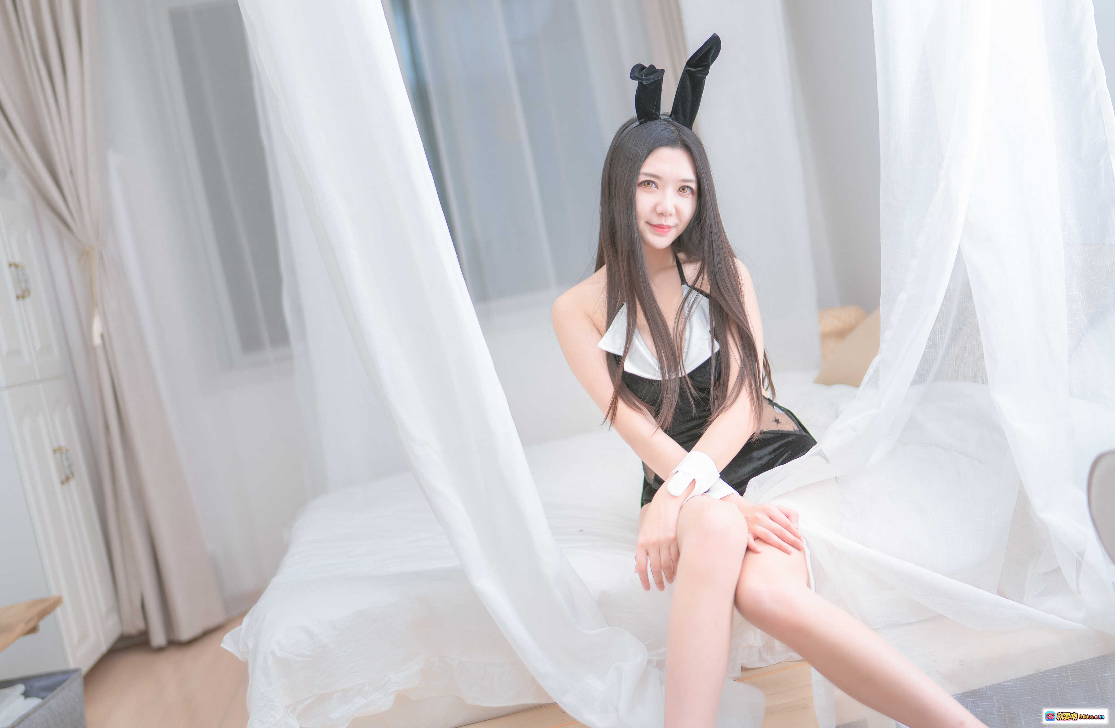 图片[5] - 源纱希民俗兔女郎写真NO.007 | 黑色兔耳装+高跟美腿+沙发慵懒风 | 16P高清图集 - 就要吻