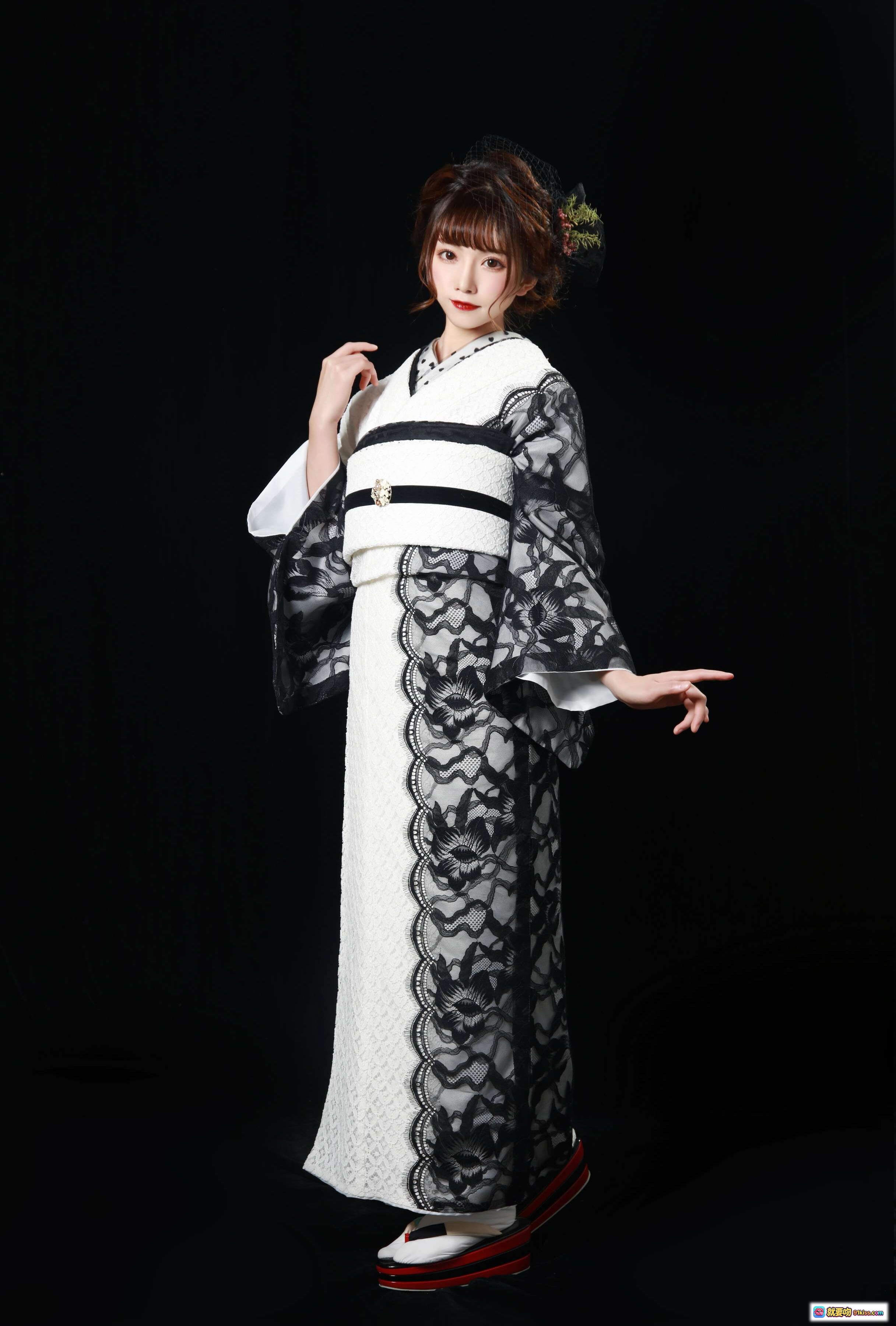 Kitaro绮太郎NO.064和服少女写真｜黑白蕾丝和风造型｜日系优雅美少女｜传统与现代融合穿搭 - 就要吻