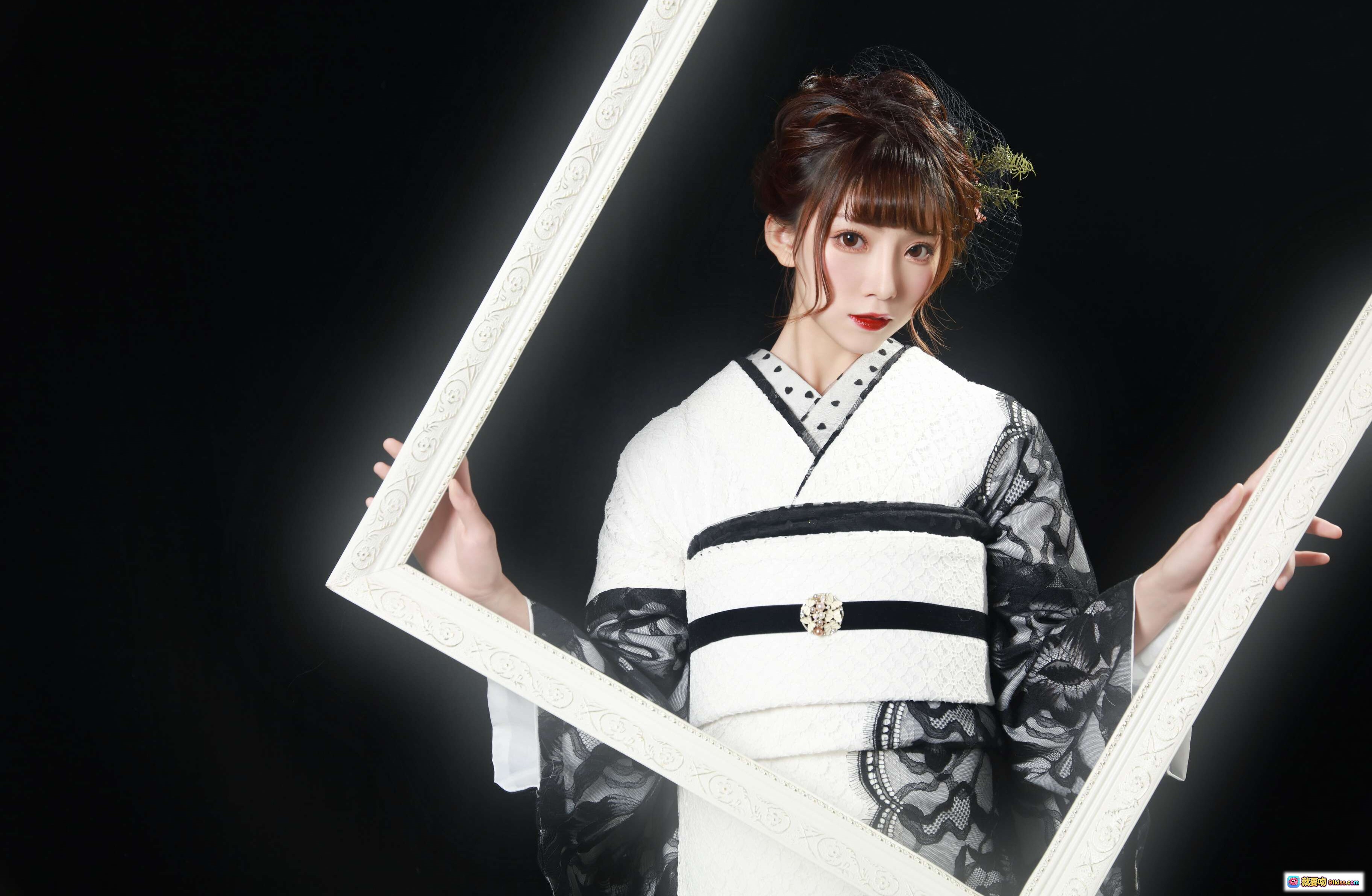 图片[8] - Kitaro绮太郎NO.064和服少女写真｜黑白蕾丝和风造型｜日系优雅美少女｜传统与现代融合穿搭 - 就要吻