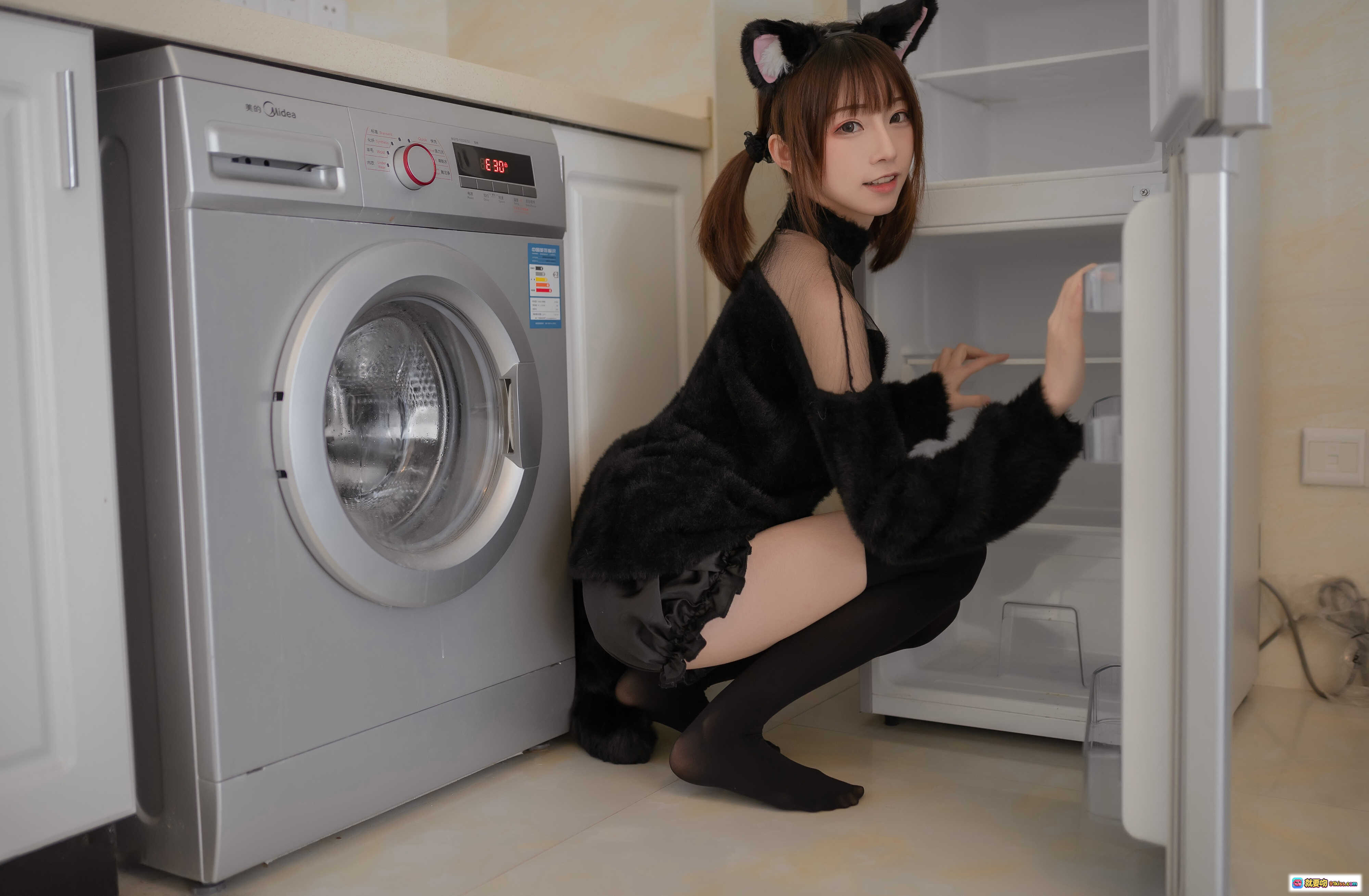 图片[2] - 黑喵主题写真Kitaro绮太郎NO.019 猫耳少女毛绒黑衣黑丝美腿45P高清图集 - 就要吻