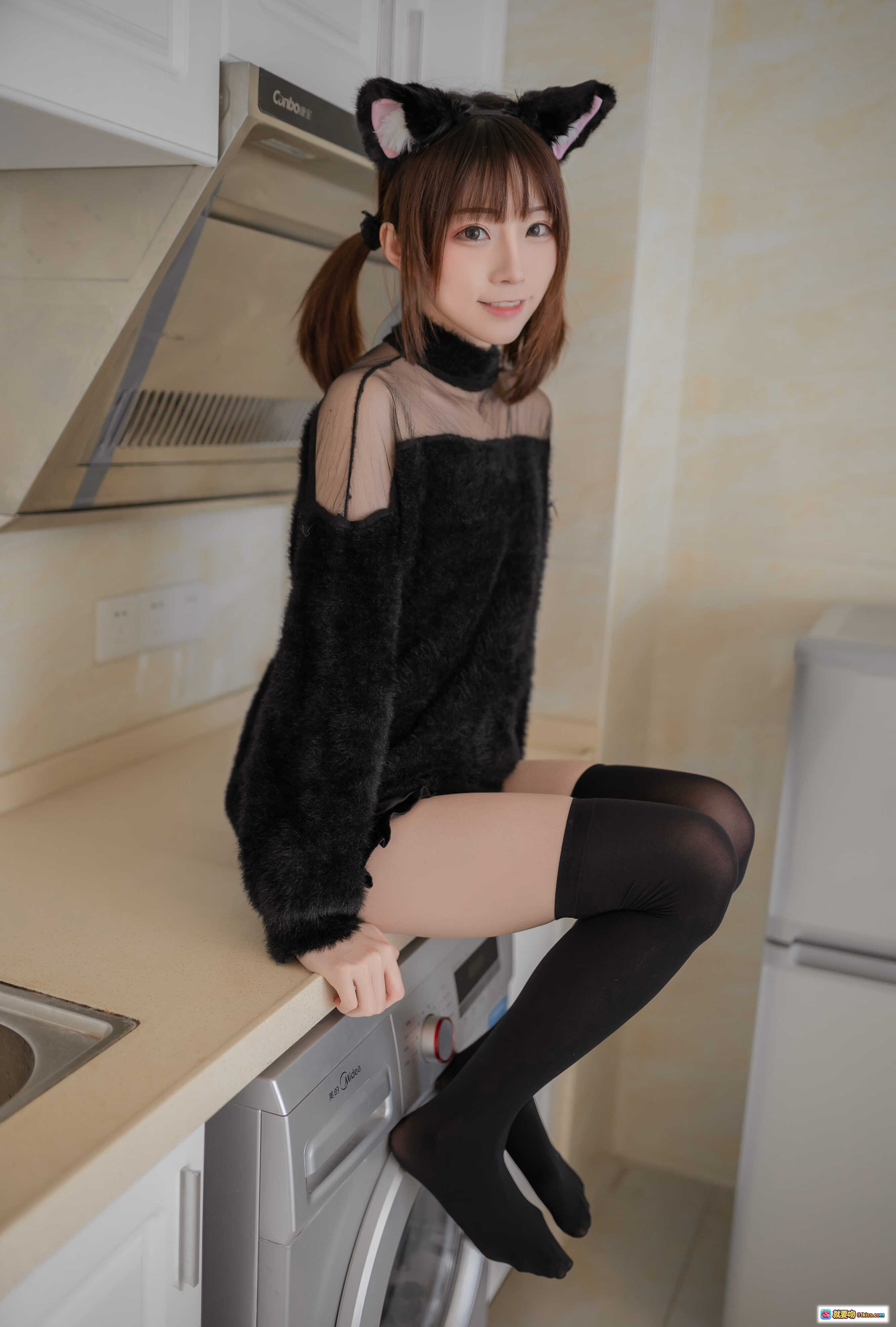 图片[9] - 黑喵主题写真Kitaro绮太郎NO.019 猫耳少女毛绒黑衣黑丝美腿45P高清图集 - 就要吻