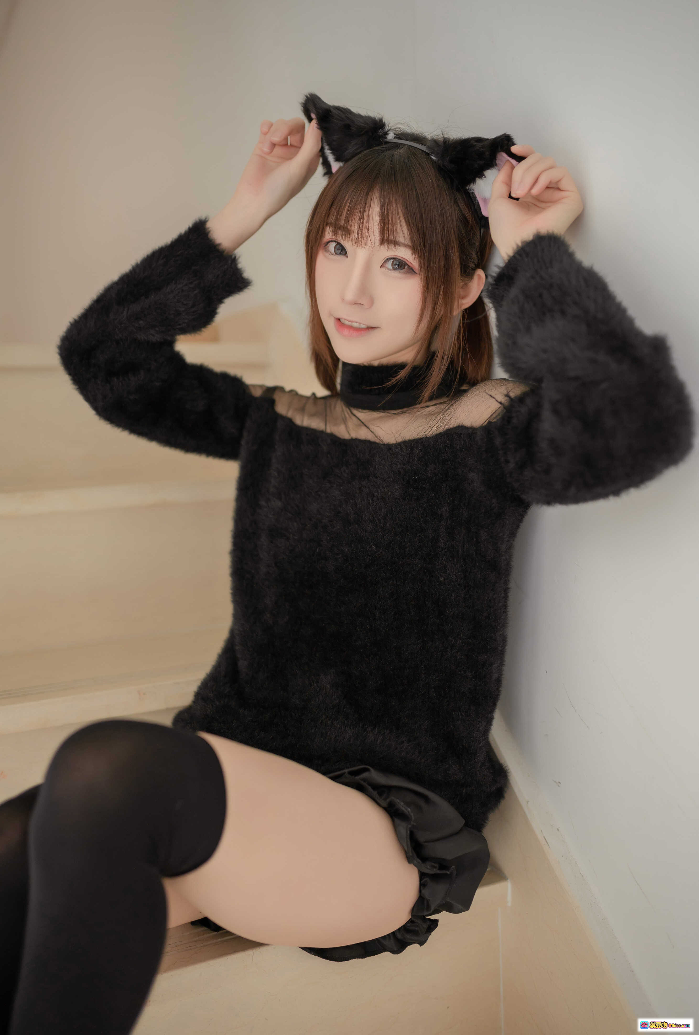 黑喵主题写真Kitaro绮太郎NO.019 猫耳少女毛绒黑衣黑丝美腿45P高清图集 - 就要吻