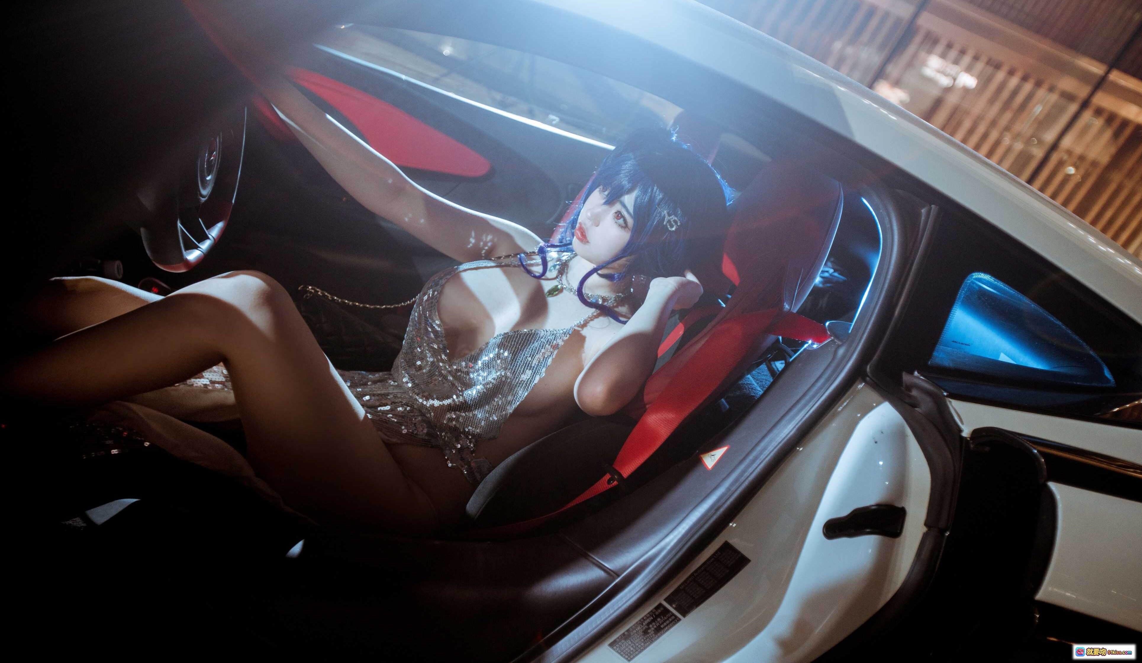 图片[9] - 啊日日_Ganlory NO.005 圣路易斯 Cosplay 美女 蓝发 闪亮礼服 白色跑车 豪华内饰 高跟鞋 夜景灯光 17P高清写真 - 就要吻