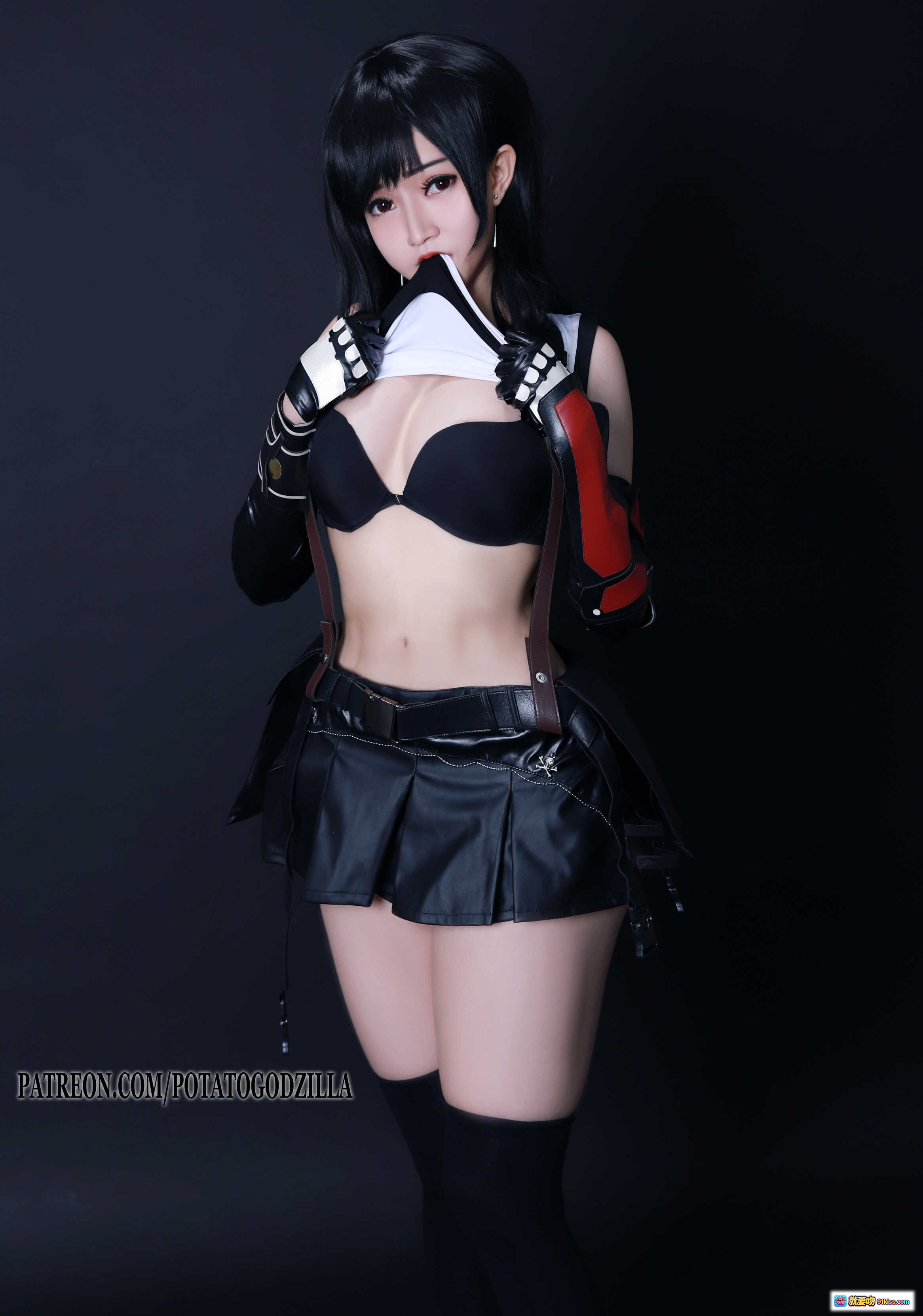 图片[9] - Potato Godzilla NO.028 蒂法Cosplay 黑长直 红蝴蝶结 黑色蕾丝内衣 长手套 性感写真 97P高清图集 - 就要吻