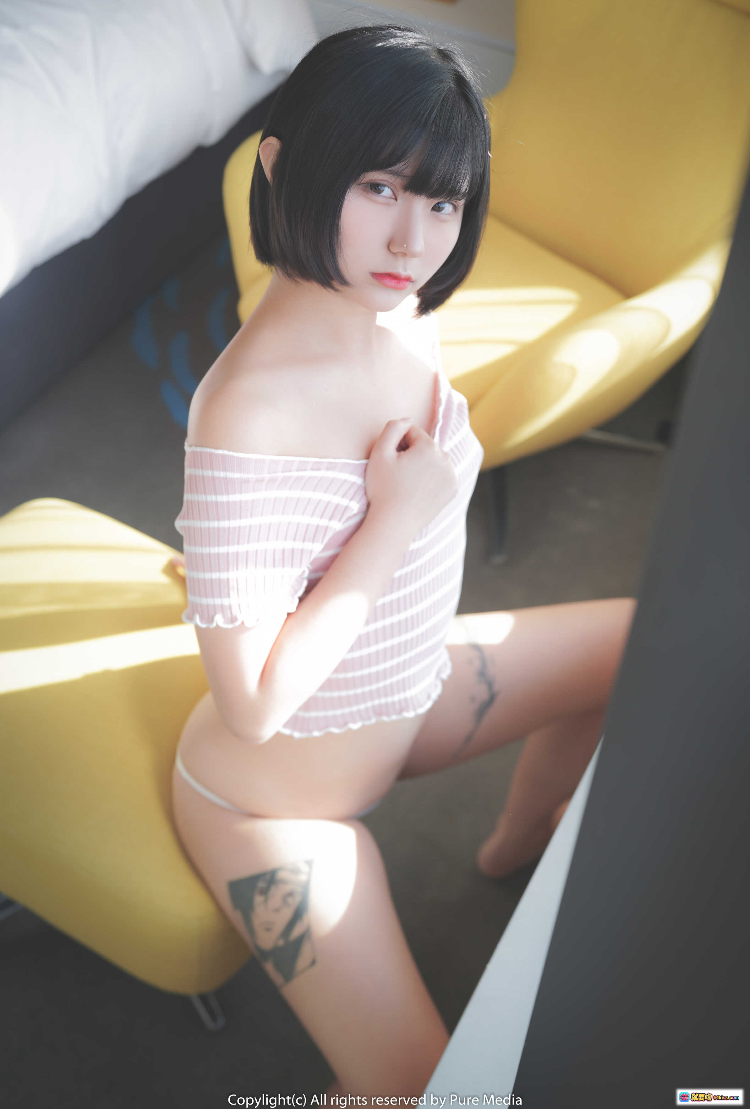 图片[10] - 韩国妹子Hizzy 3 穿黄色比基尼侧卧床边阳光条纹光影PURE MEDIA VOL.46写真特辑 - 就要吻